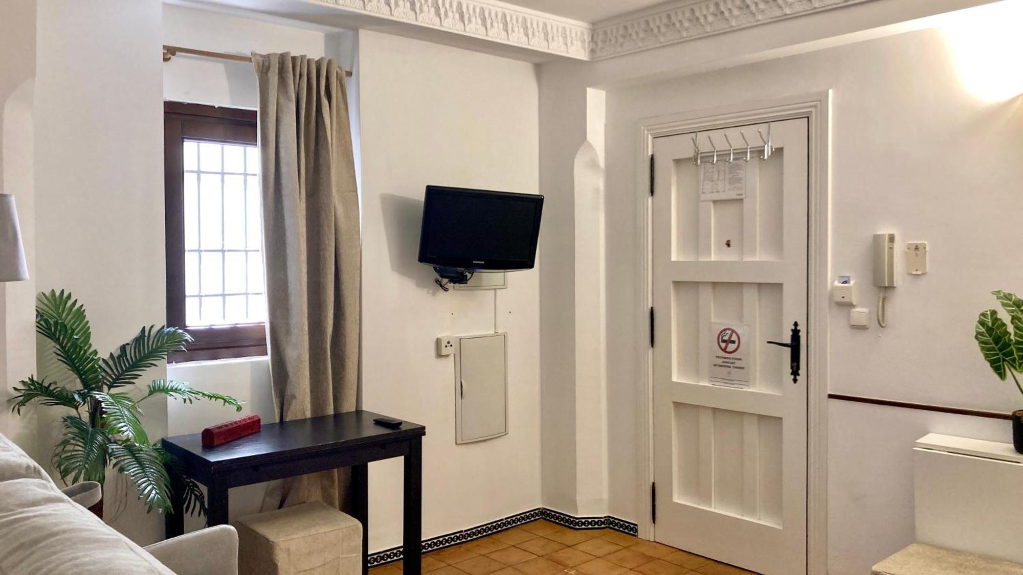 Apartamento Adanar-apartamentos Muralla Ziri Granada