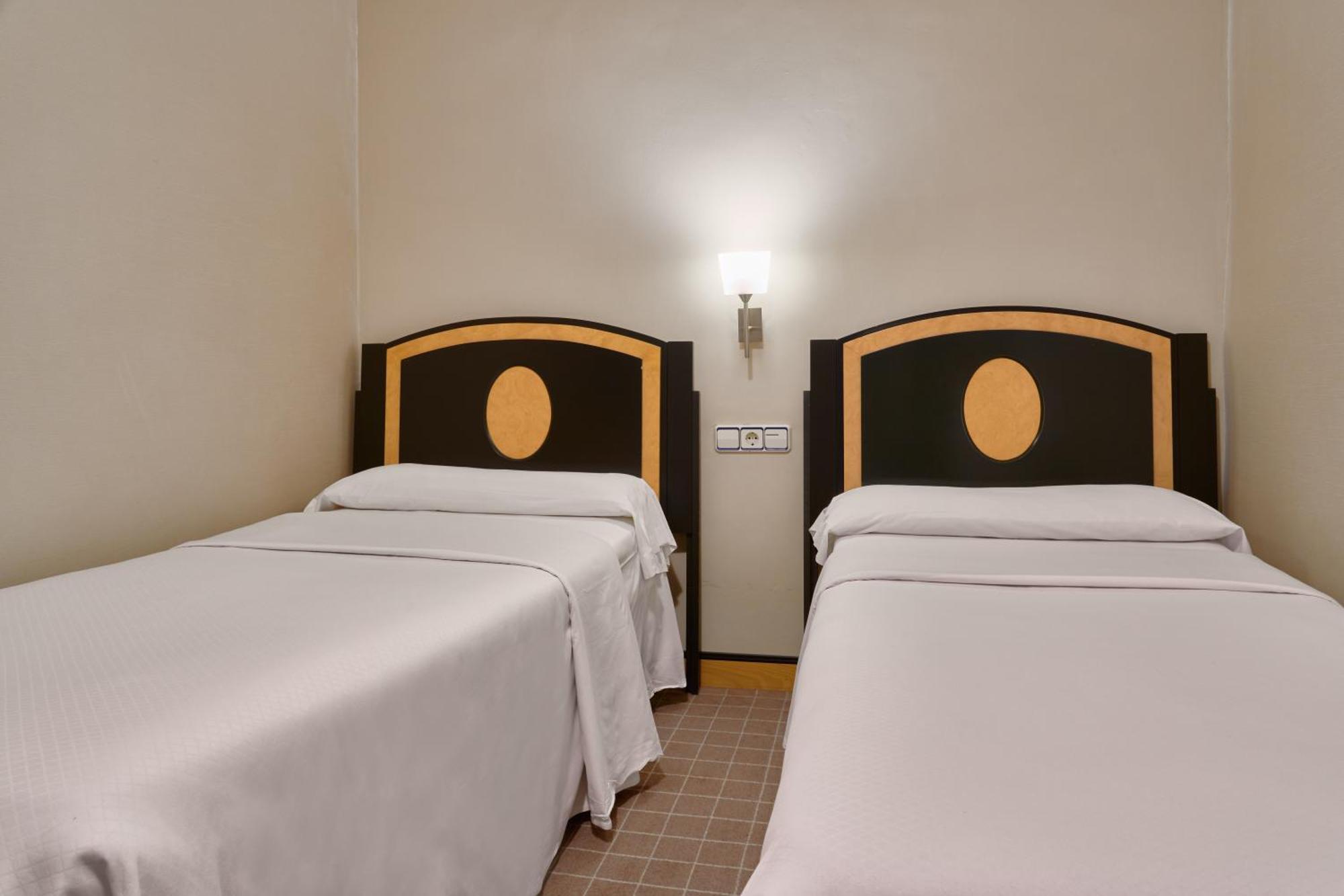 Maciá Condor Hotel 4*