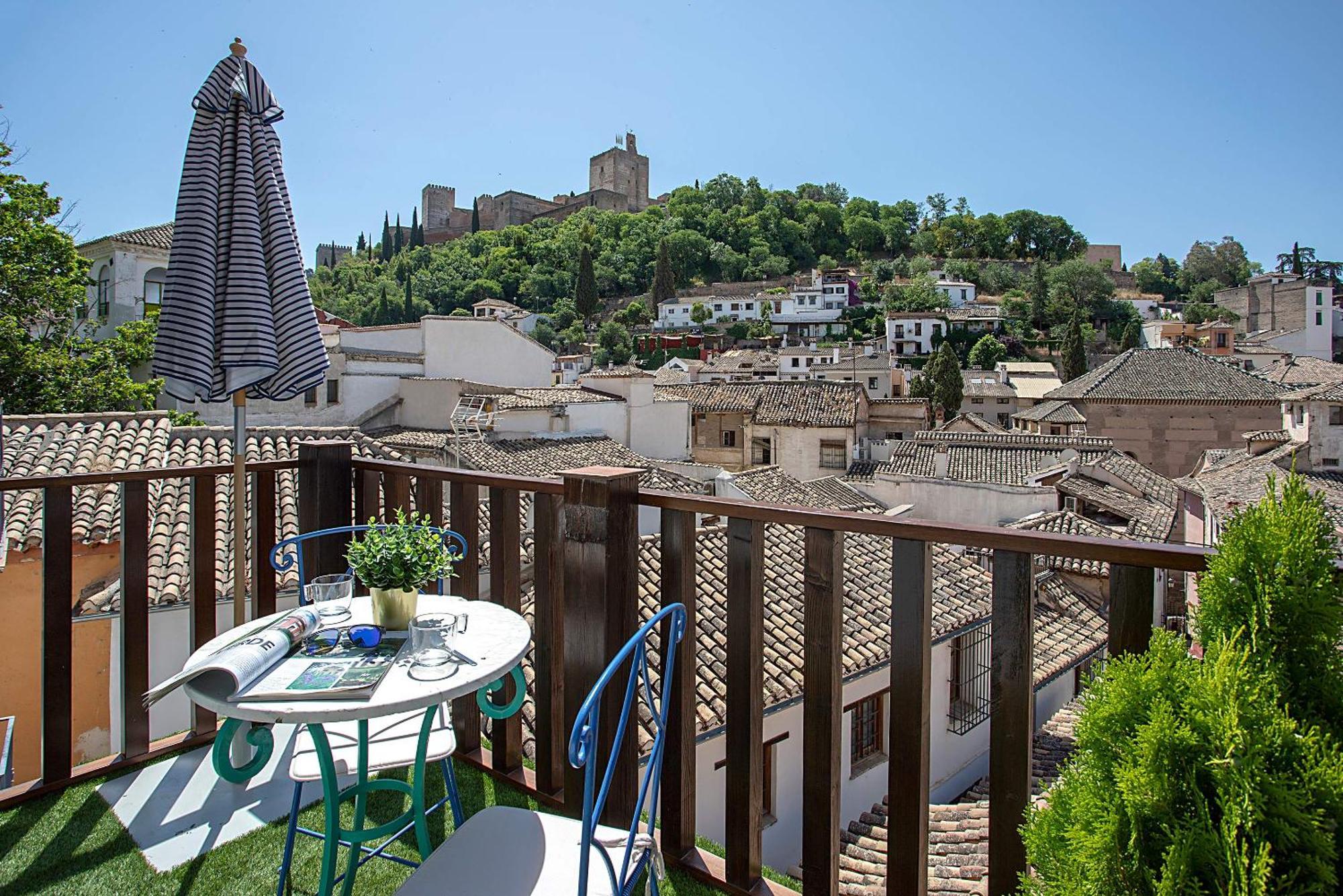 Genteel Mirador De Reyes