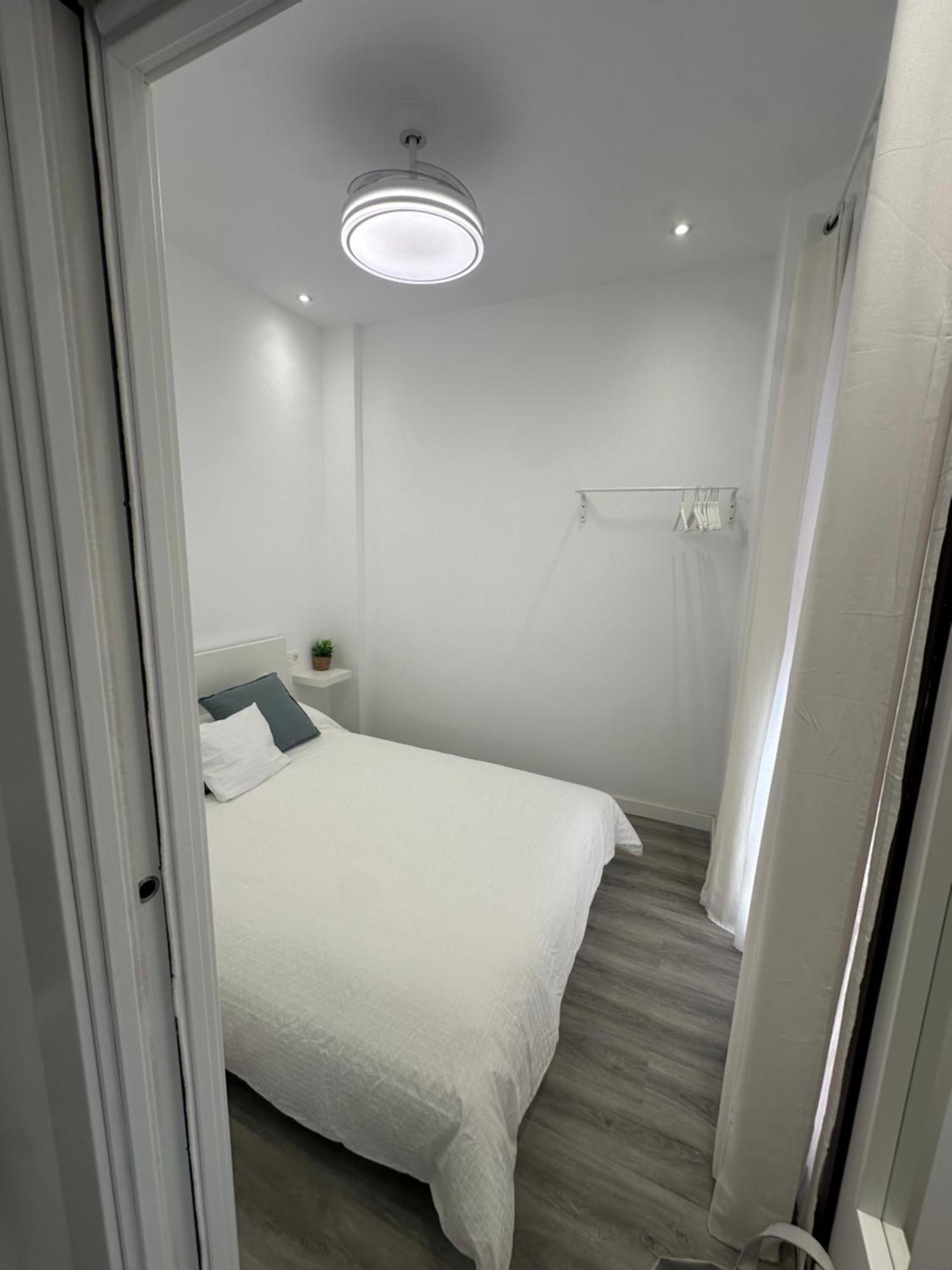 Center Living Apartment *