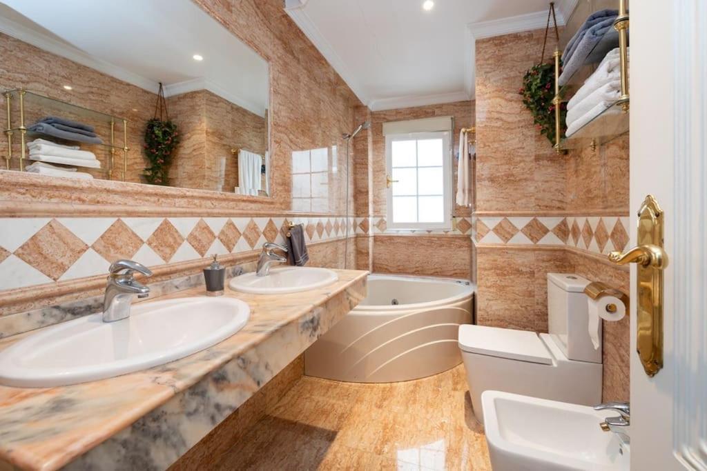 Pushe Plaza Menorca Art & Tradition Apartamento *