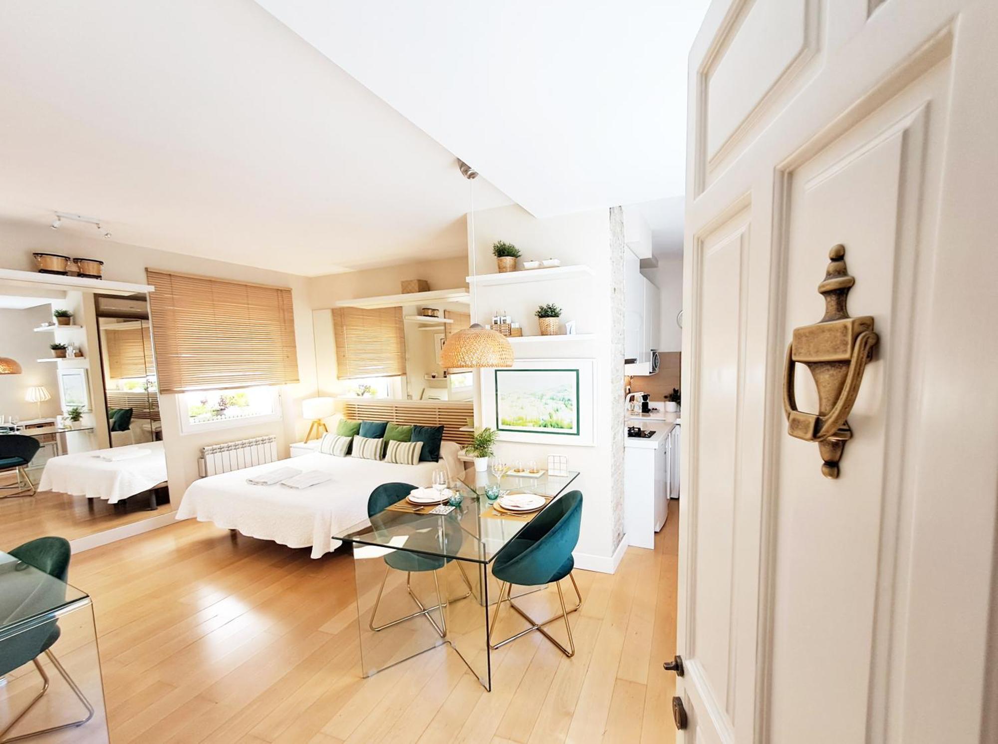 Apartasuite Deluxe Centro Histórico ático Tranquilo Con Terrazas A Pie De Calle