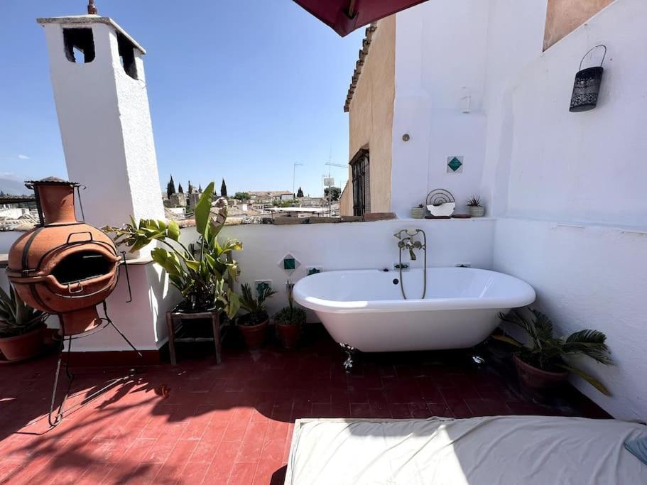 Cosy House, Sunny Terrace, Amazing Views & Outdoor Bathtub! Holiday home Granada