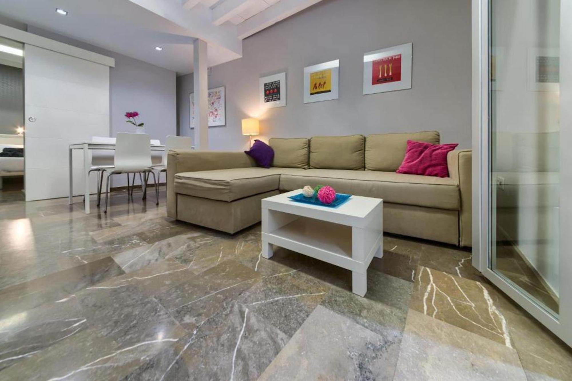 Apartamento En Casco Historico Con Terraza Comunitaria Y Parking Opcional *