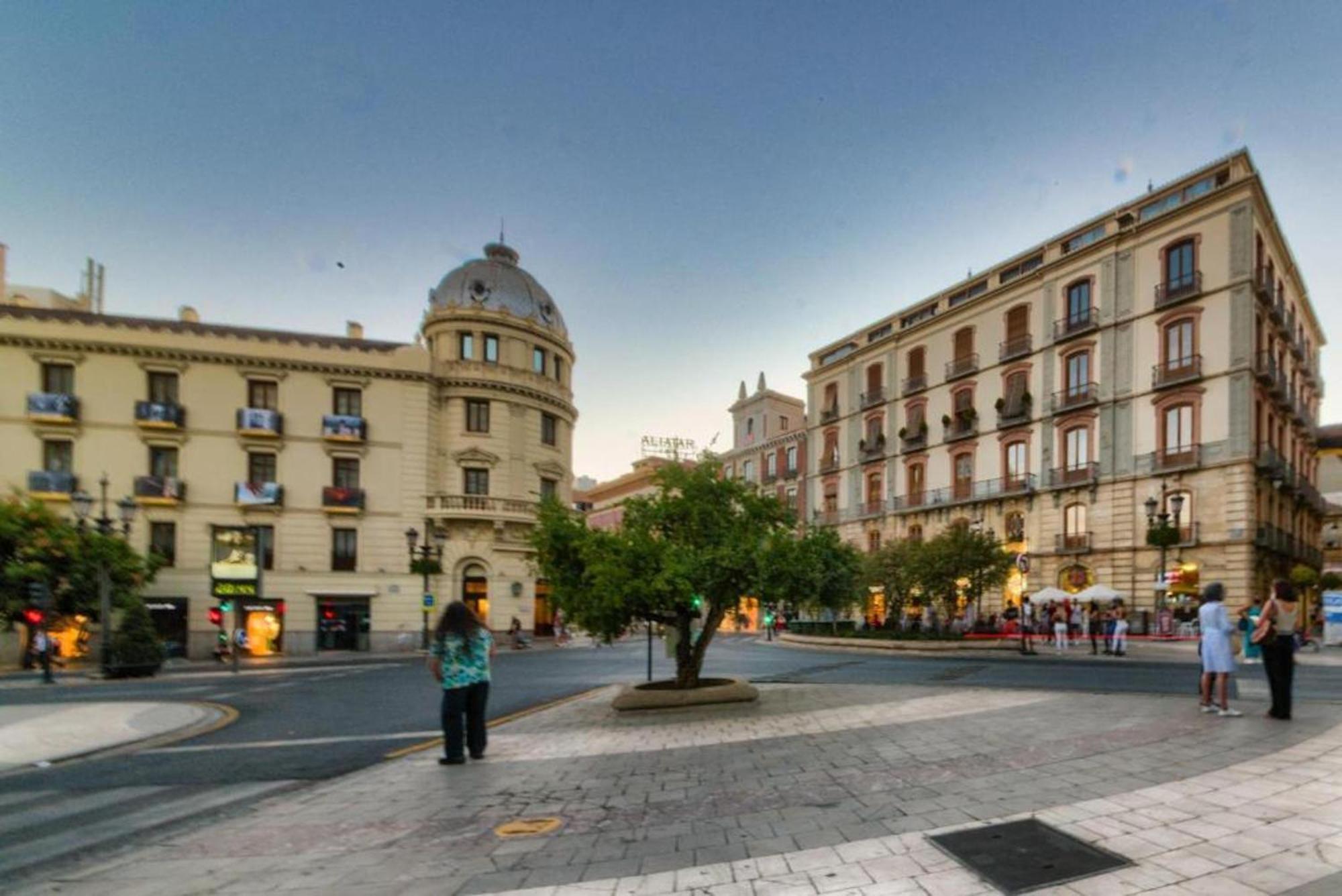 Apartamento En Casco Historico Con Terraza Comunitaria Y Parking Opcional Granada