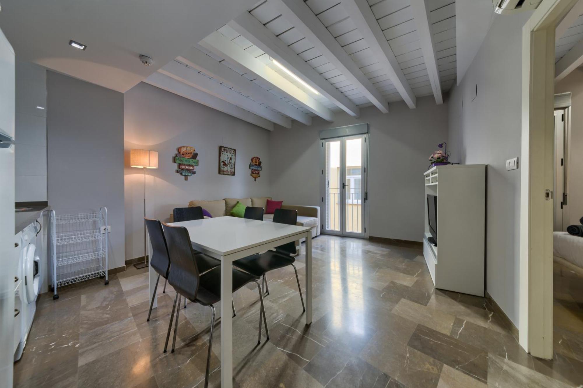 Apartamento En Casco Historico Con Terraza Comunitaria Y Parking Opcional Granada