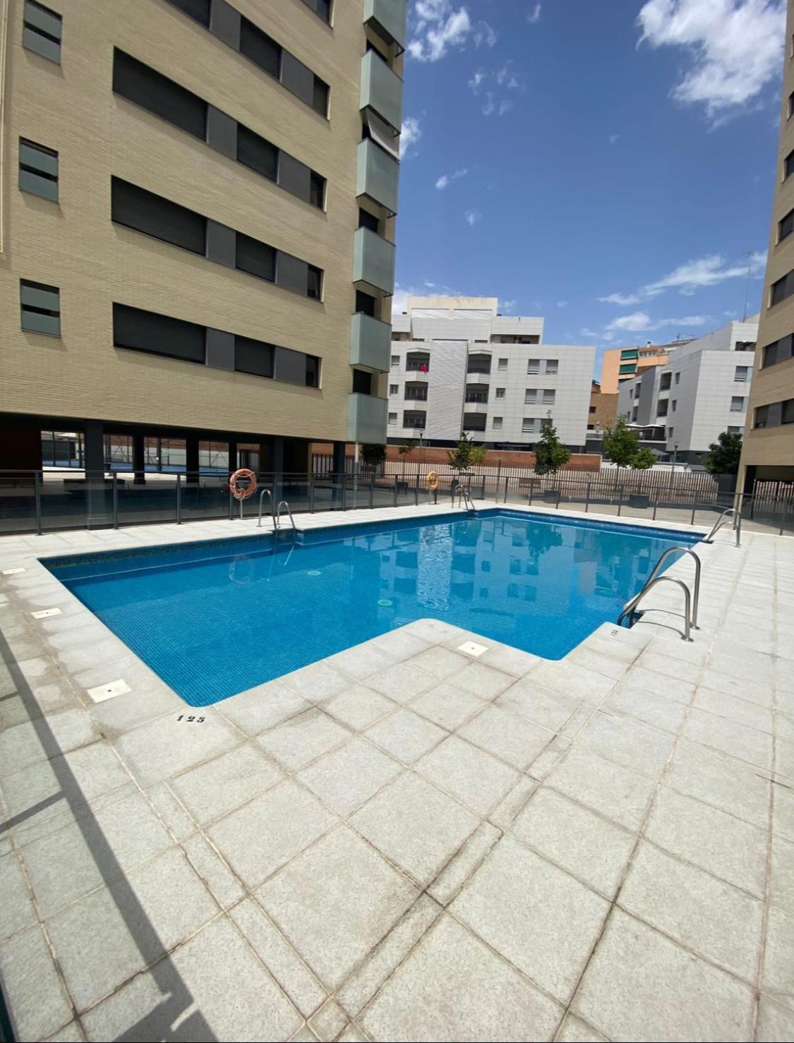 Acogedor Con Piscina. *