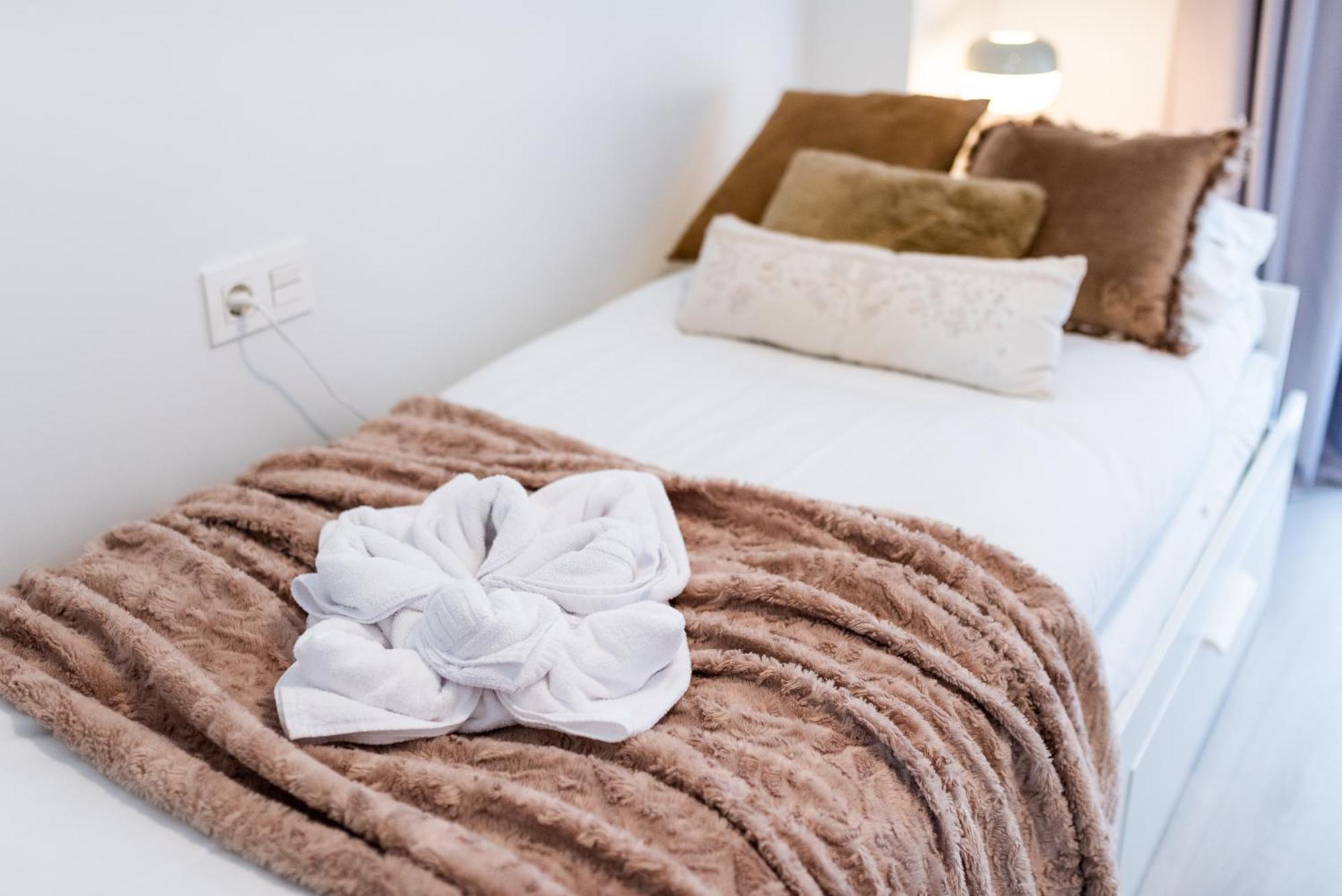 Wekey Homes, Angel Deluxe & Free Parking