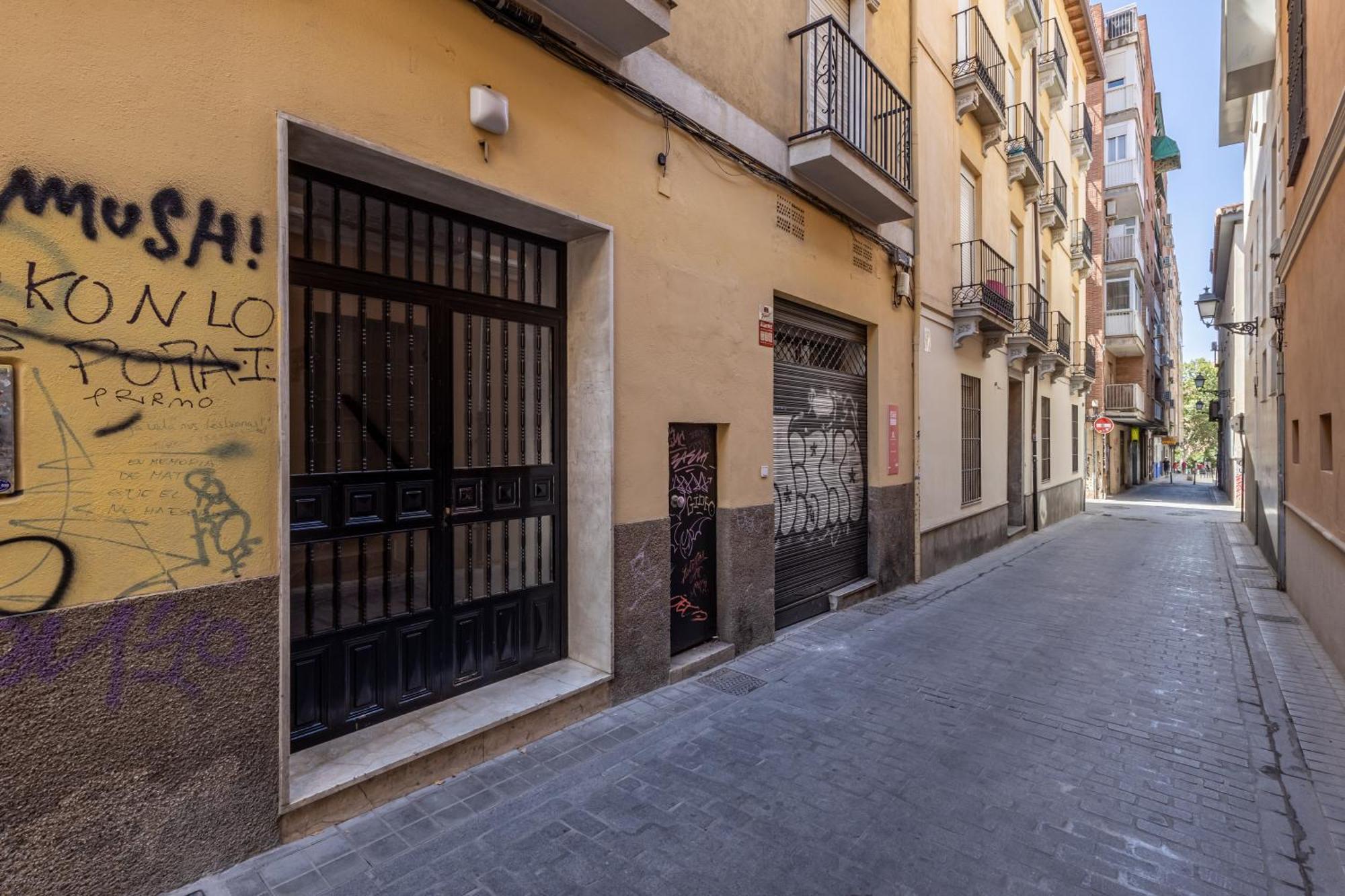Dreaming Dona Luisa - Free Parking *