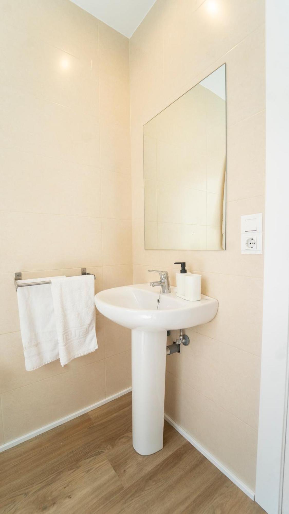 Apartamento Céntricos, Parking, Wifi Y A/c *