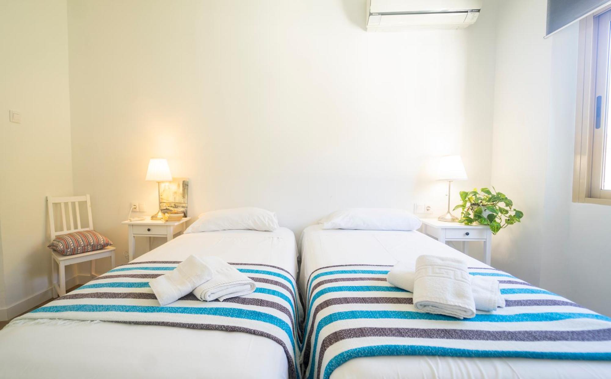 Céntricos, Parking, Wifi Y A/c Apartamento *