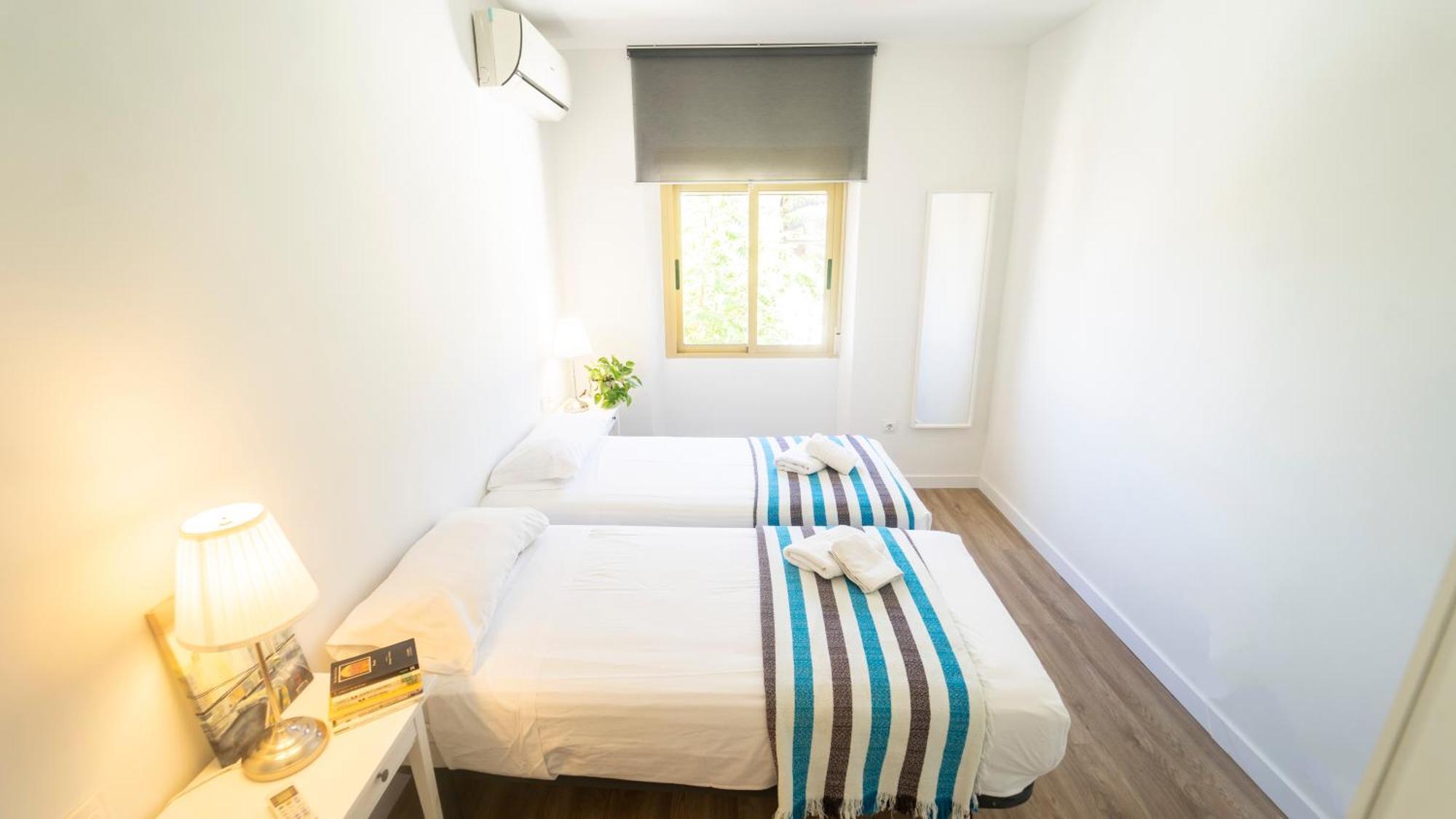 Céntricos, Parking, Wifi Y A/c Apartamento *