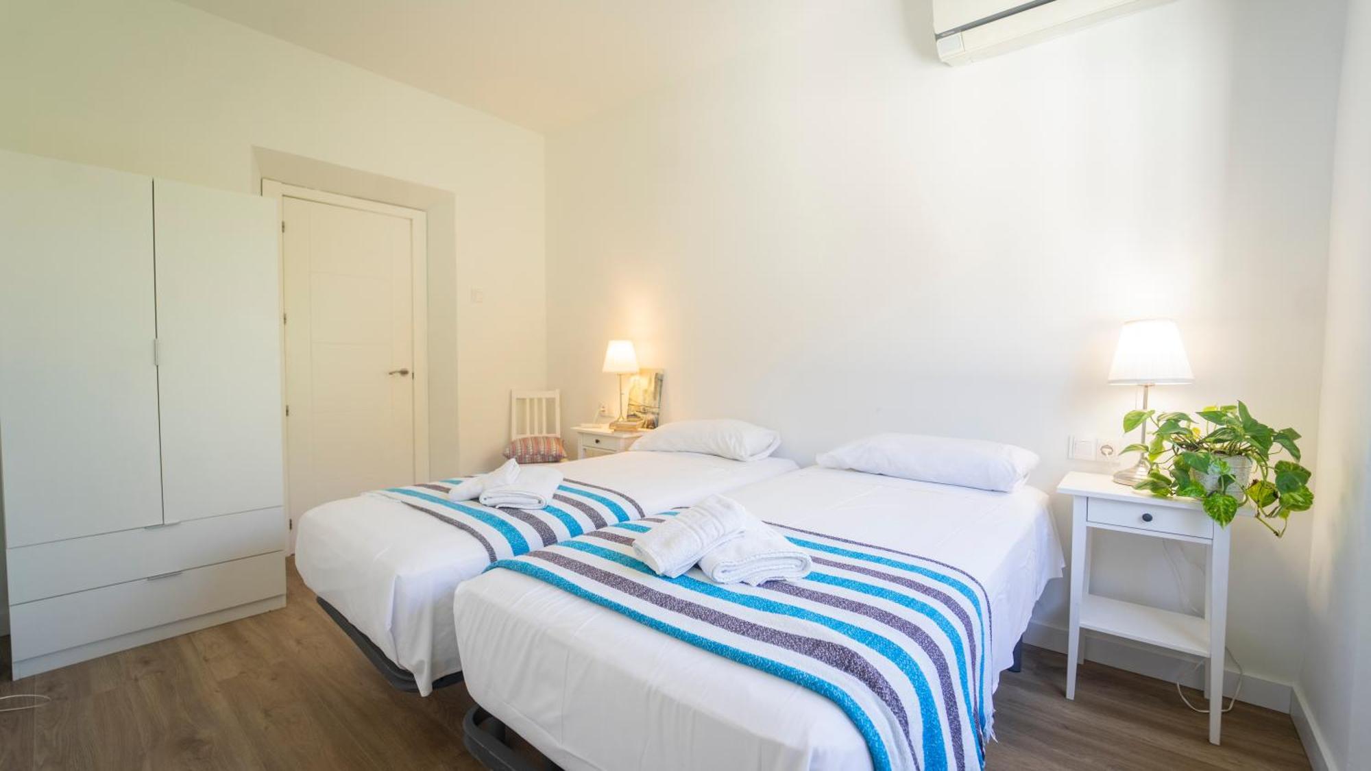 Céntricos, Parking, Wifi Y A/c Apartamento *