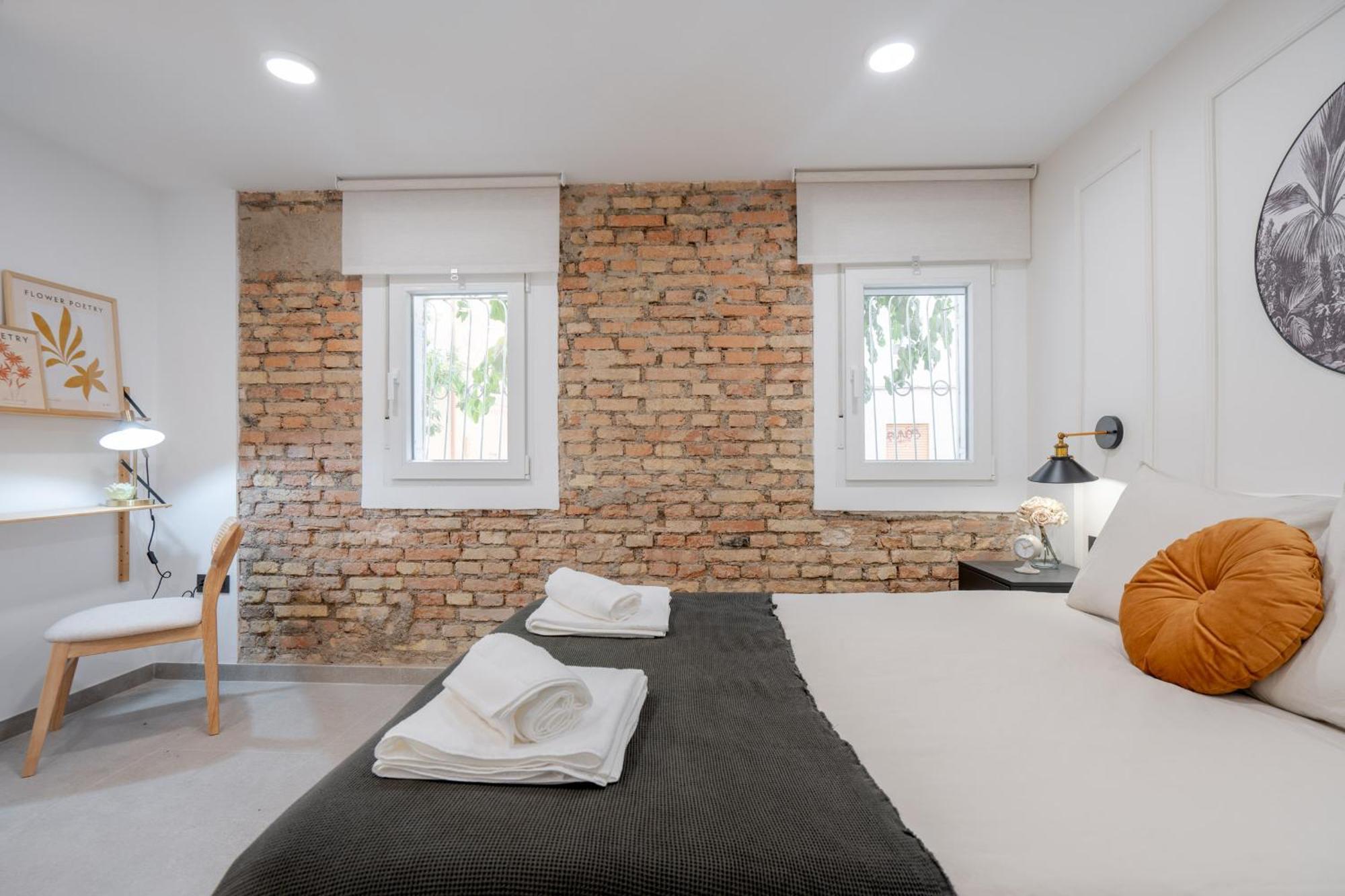 Congress Apartment *