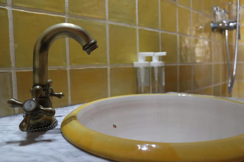Private - The Lover's Nest - Privado *