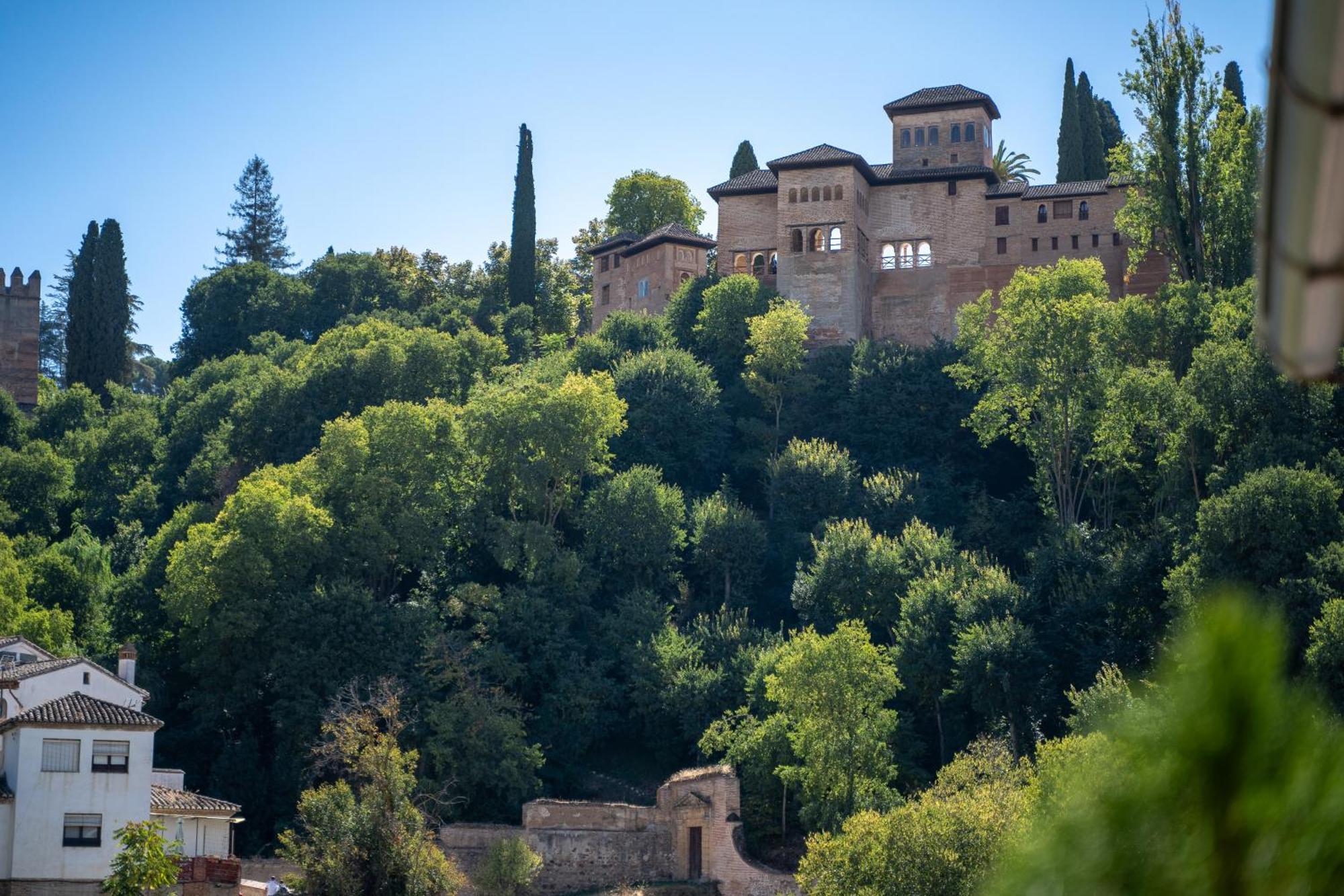 Dos A Pies De La Alhambra Granada