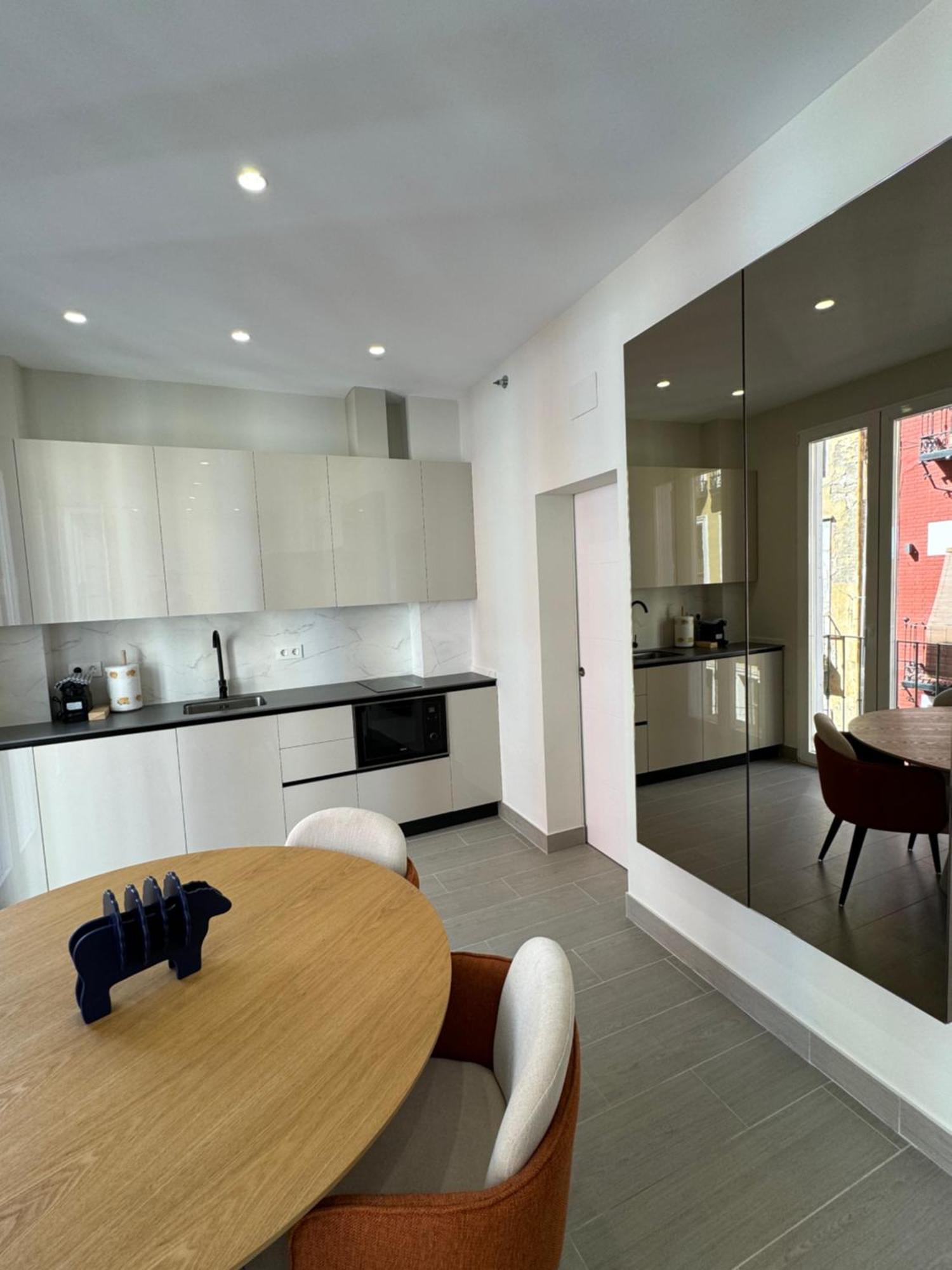 Navas Penthouse 301 By Florentia Homes * Granada
