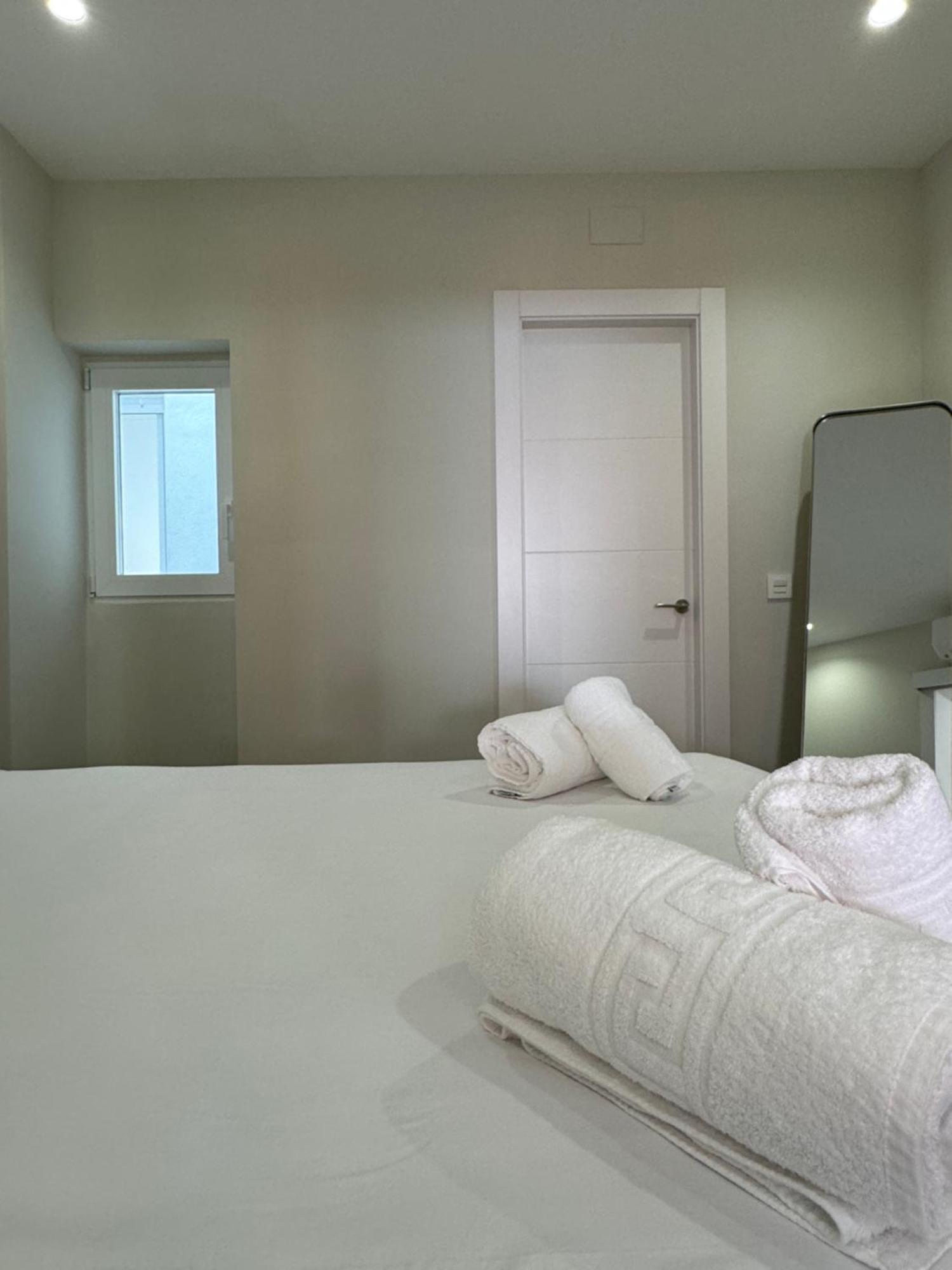 Navas Penthouse 301 By Florentia Homes * Granada