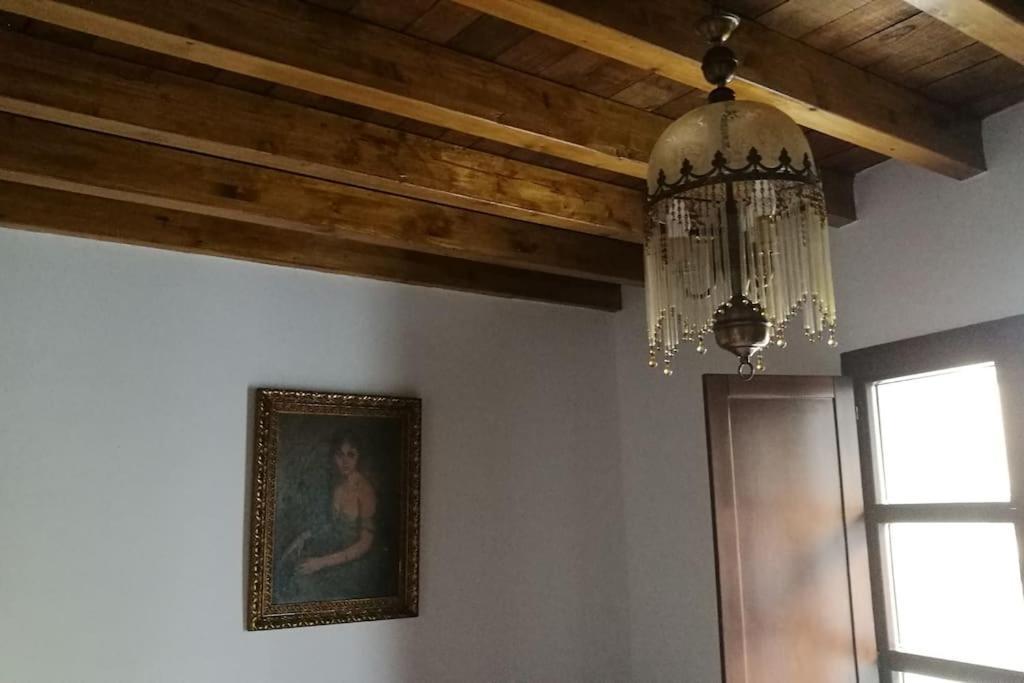 Cerca De La Alhambra, La Casa Del Cuento, Primero