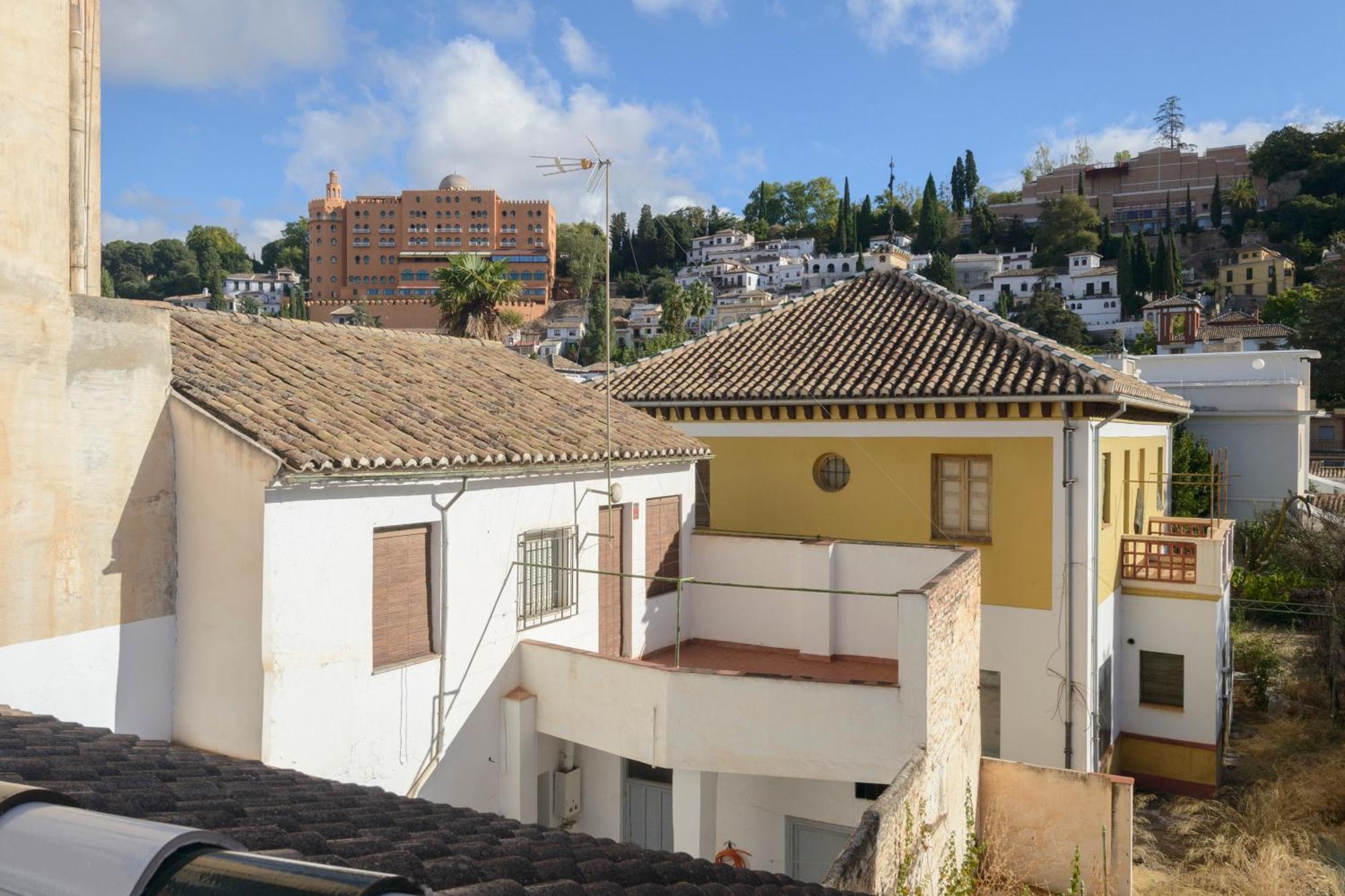 J De La Alhambra * Granada