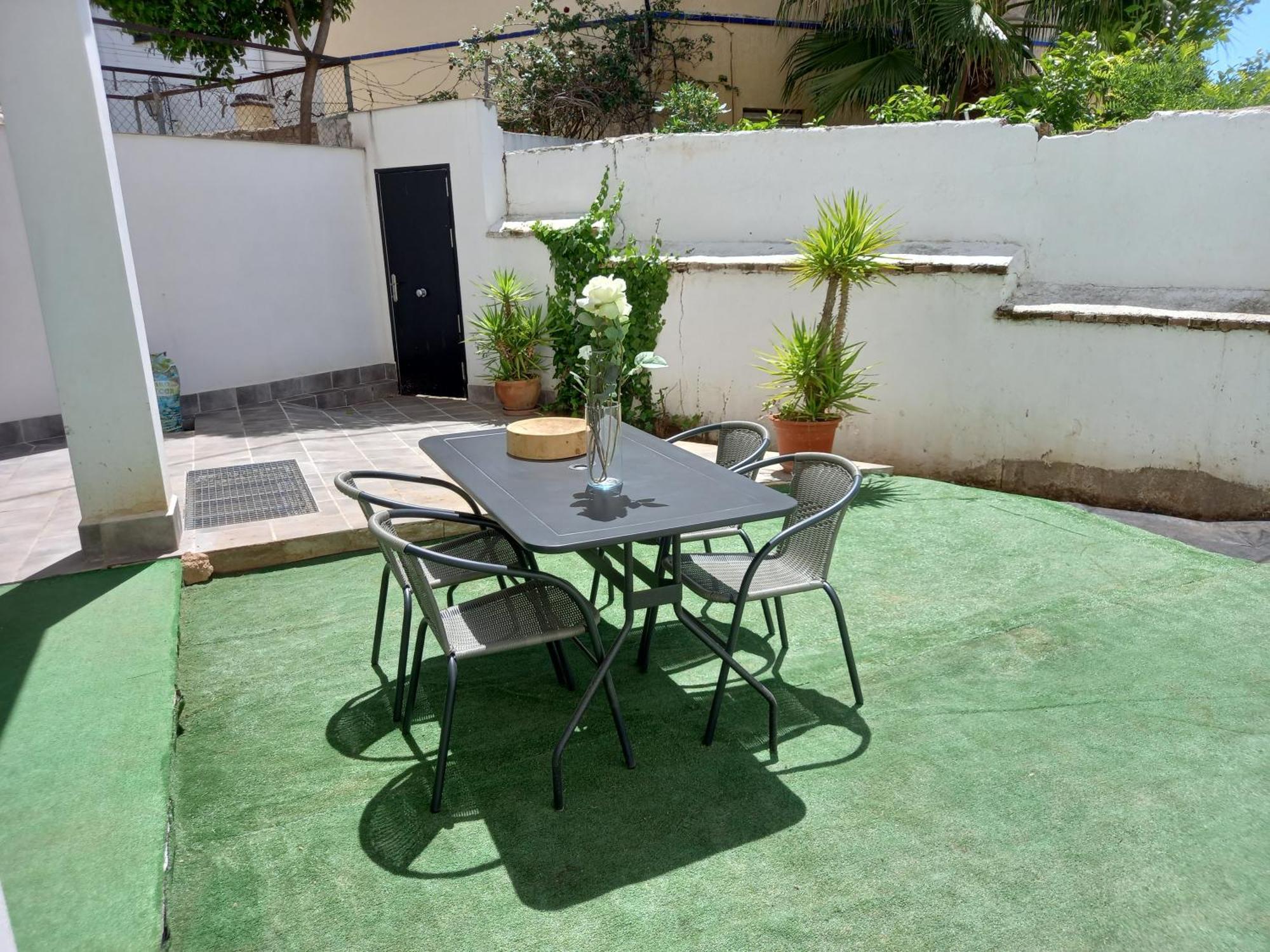 Casa Con Jardin, Aparcamiento Сasa de vacaciones Granada