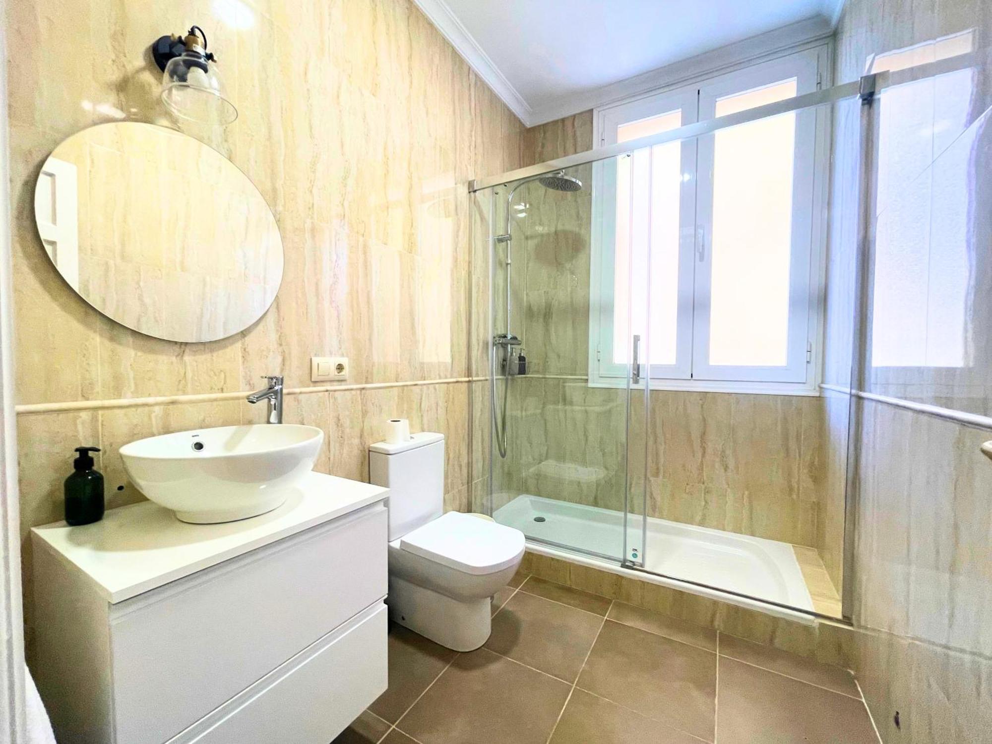 Home4u Gran Via Luxury Apartment Granada