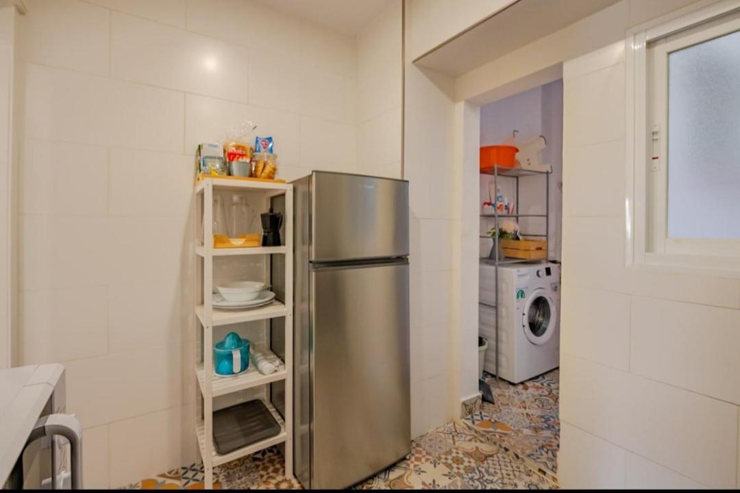 Piso Con Garaje Gratis En El Centro De Granada. Apartamento