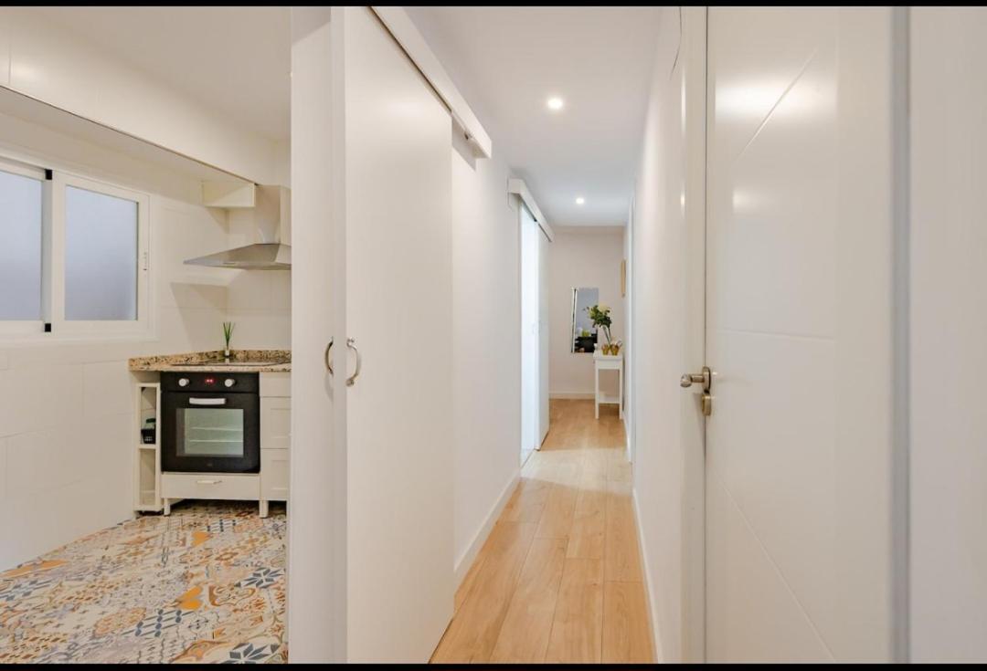 Piso Con Garaje Gratis En El Centro De Granada. Apartamento *