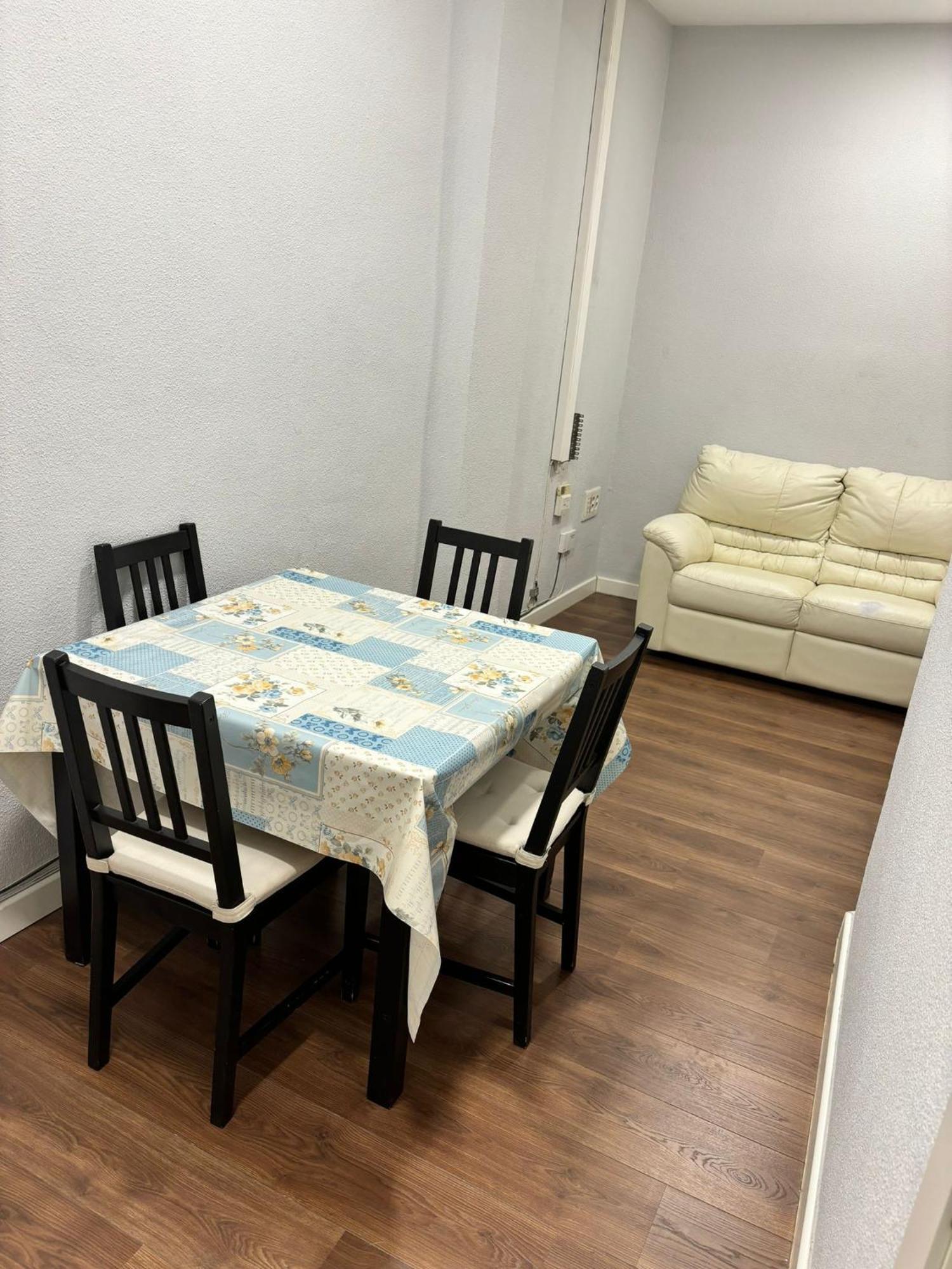 Habitación en casa particular Plaza De La Caleta 2 *