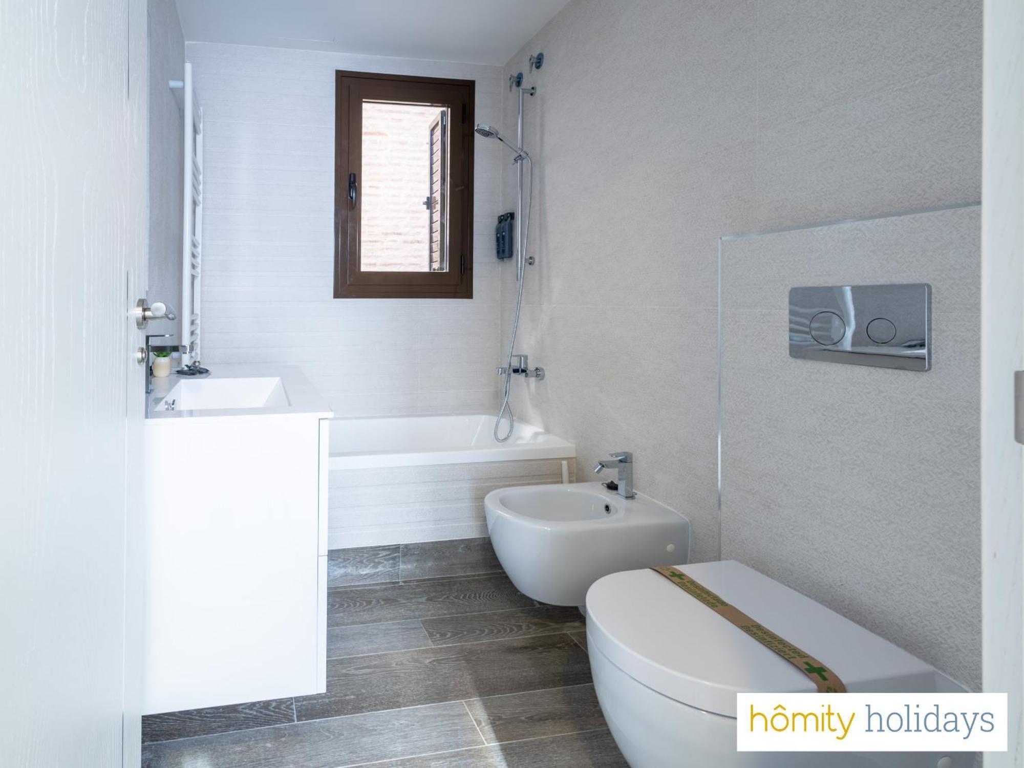 Homity Holidays - - Piedra Santa *