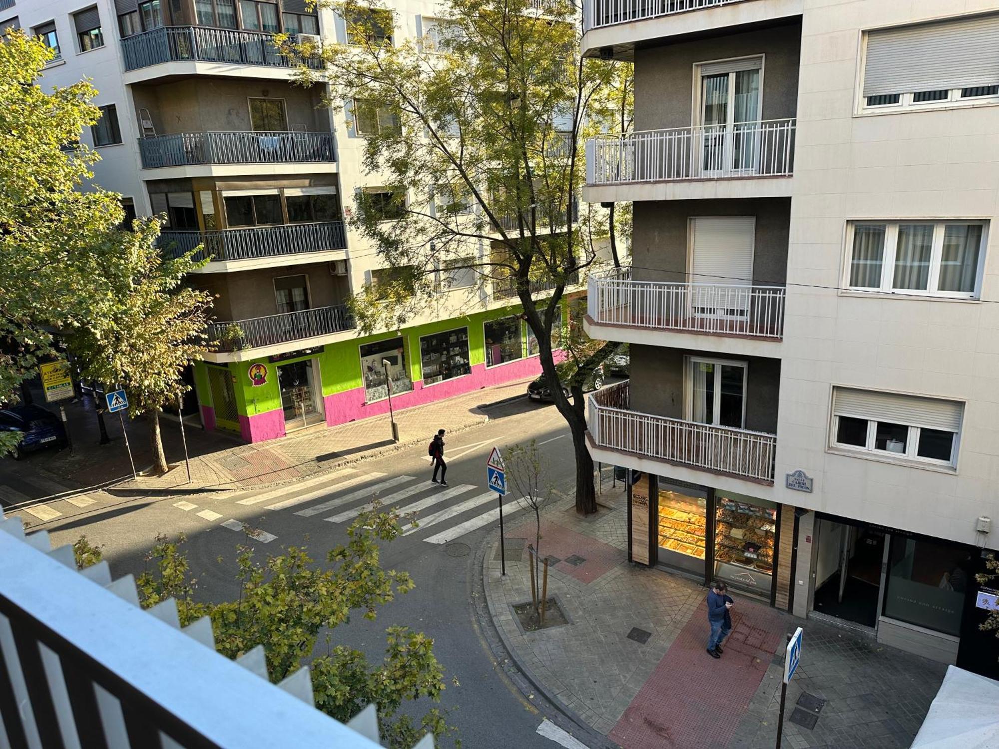 Apartamento Amplio Y Luminoso En El Centro De Granada