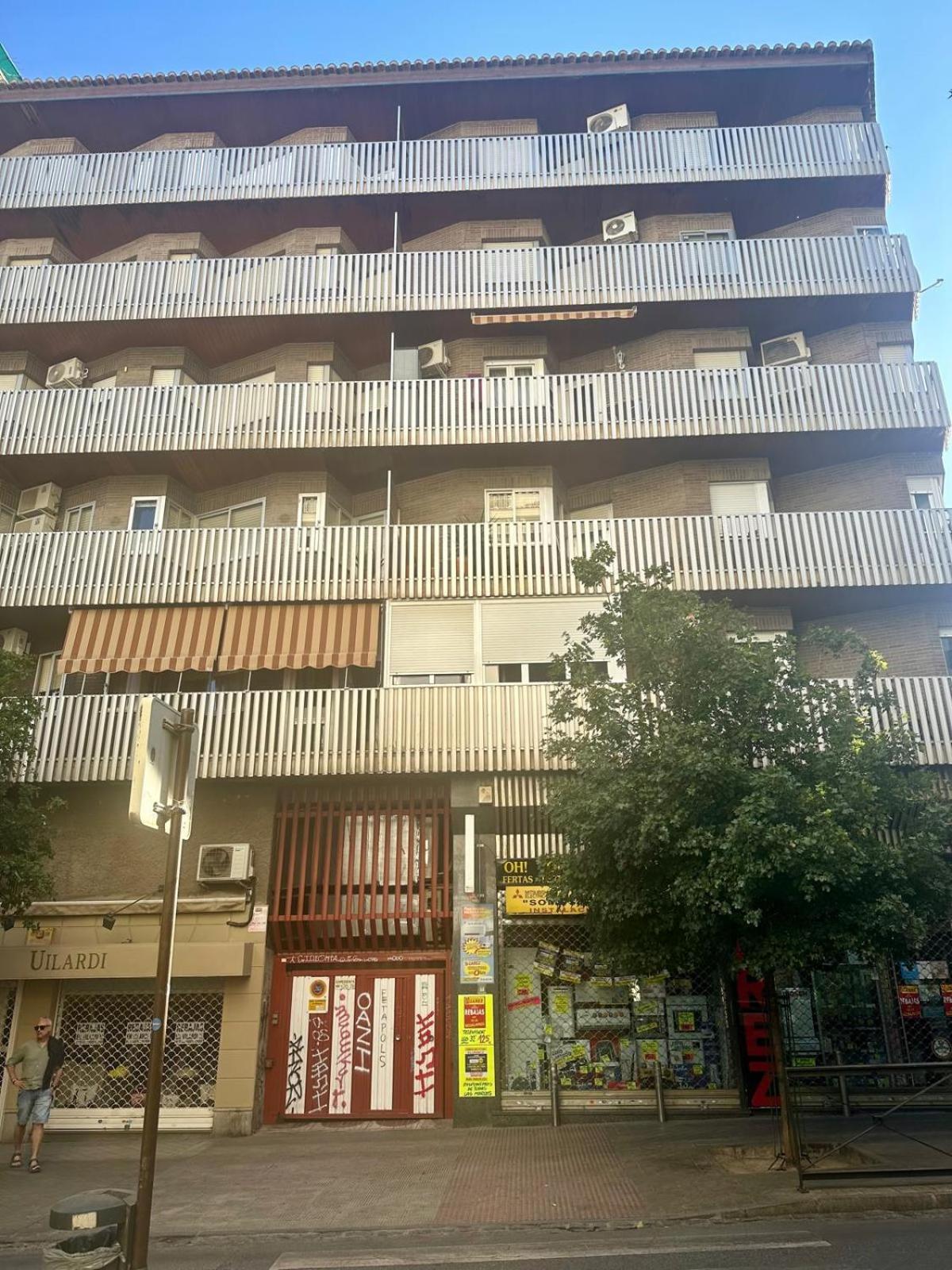 Amplio Y Luminoso En El Centro De Apartamento Granada