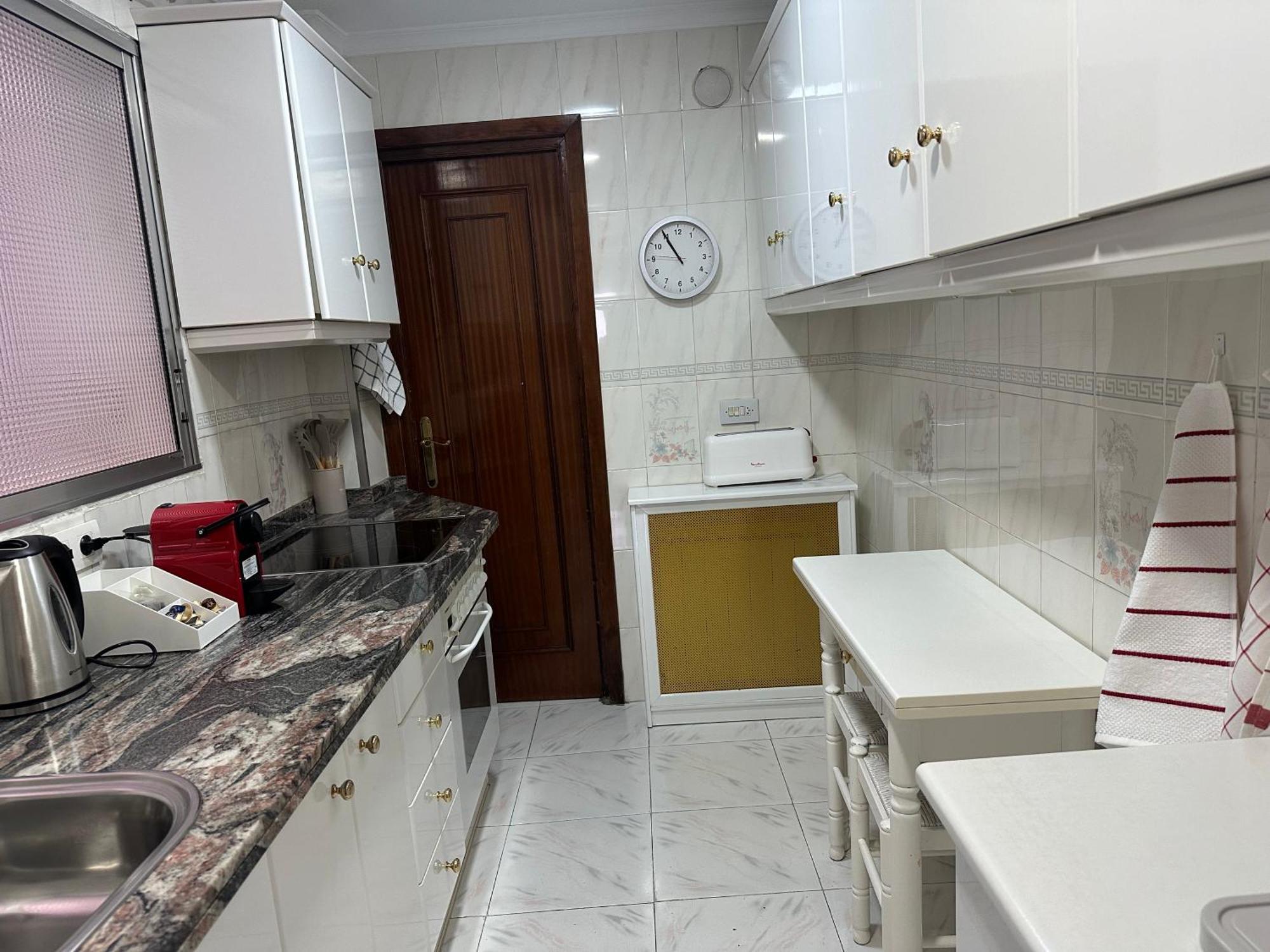 Apartamento Amplio Y Luminoso En El Centro De Granada