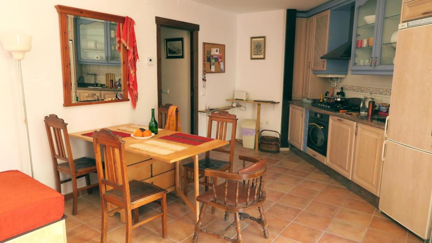 Charming Albaicin Patio Flat Free Onsite Parking * Granada