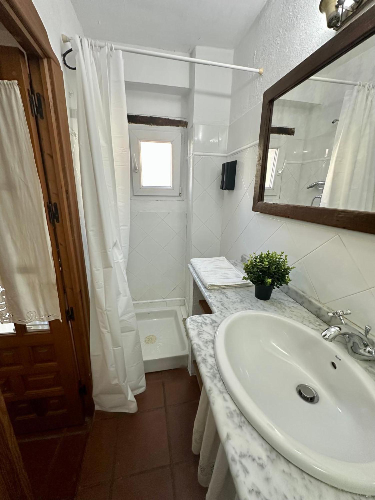 Cama De Matrimonio Con Bano Privado * Granada