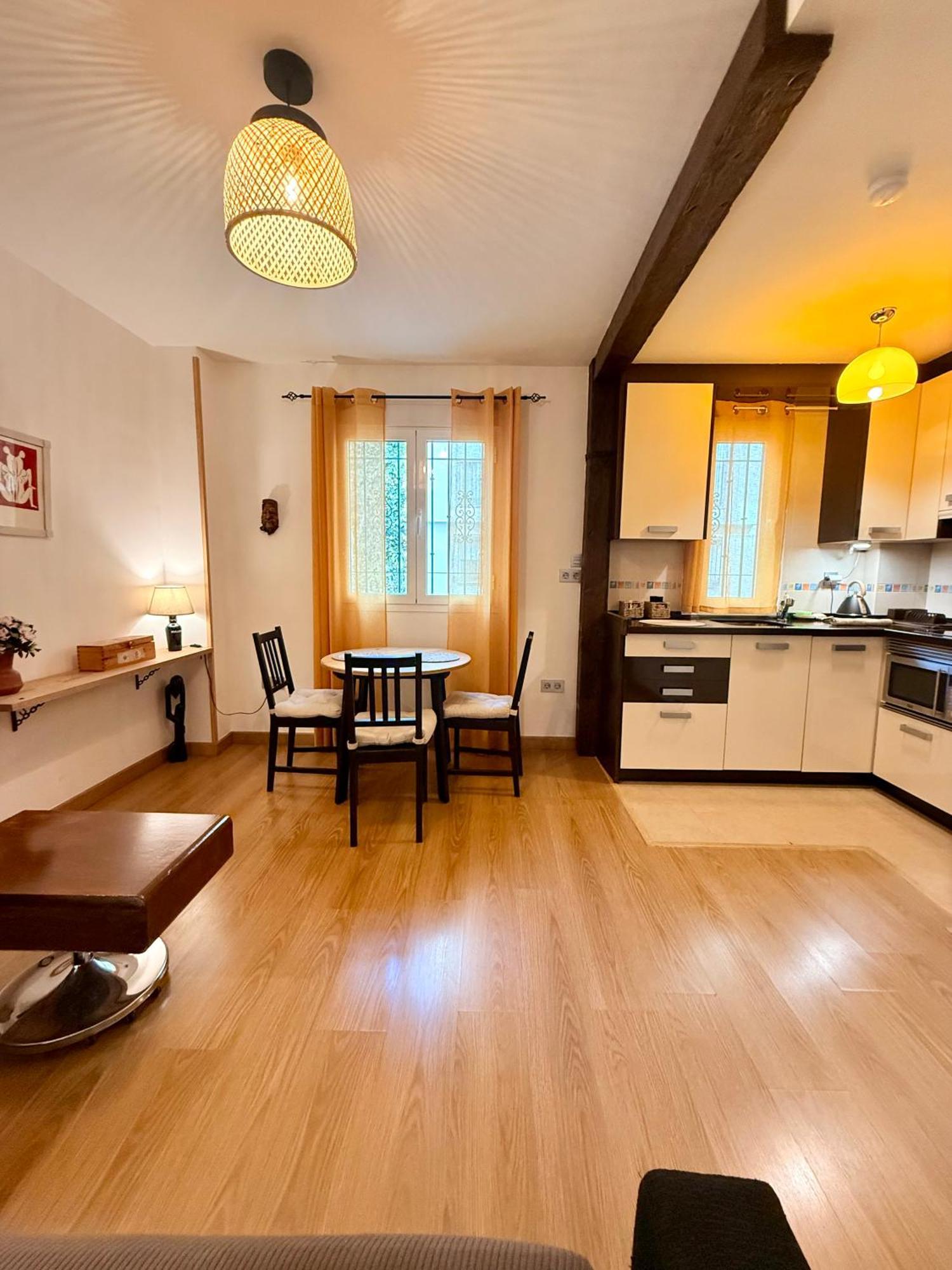 Centrico Con Parking Apartment