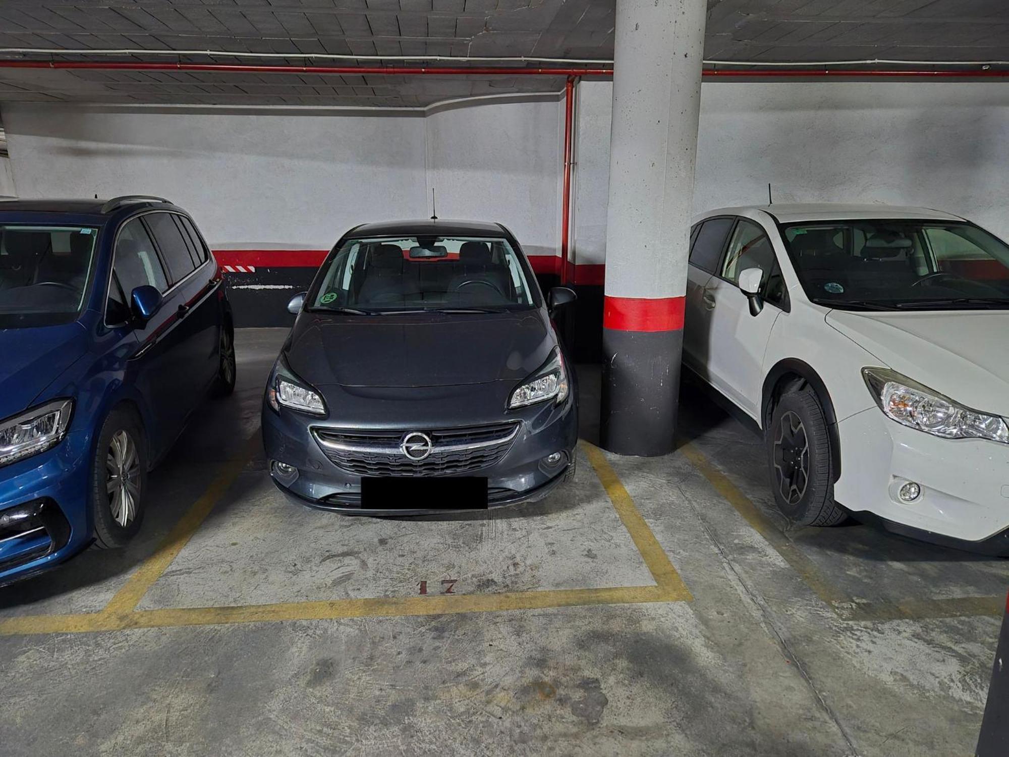 Sky Is Blue In Private Parking Included