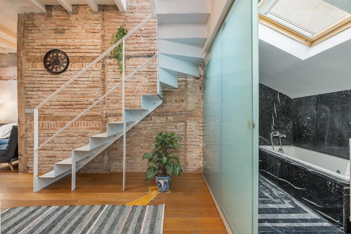 Apartamento Atico Duplex Con Dos Terrazas Y Solarium En Plena Carrera De La Virgen *