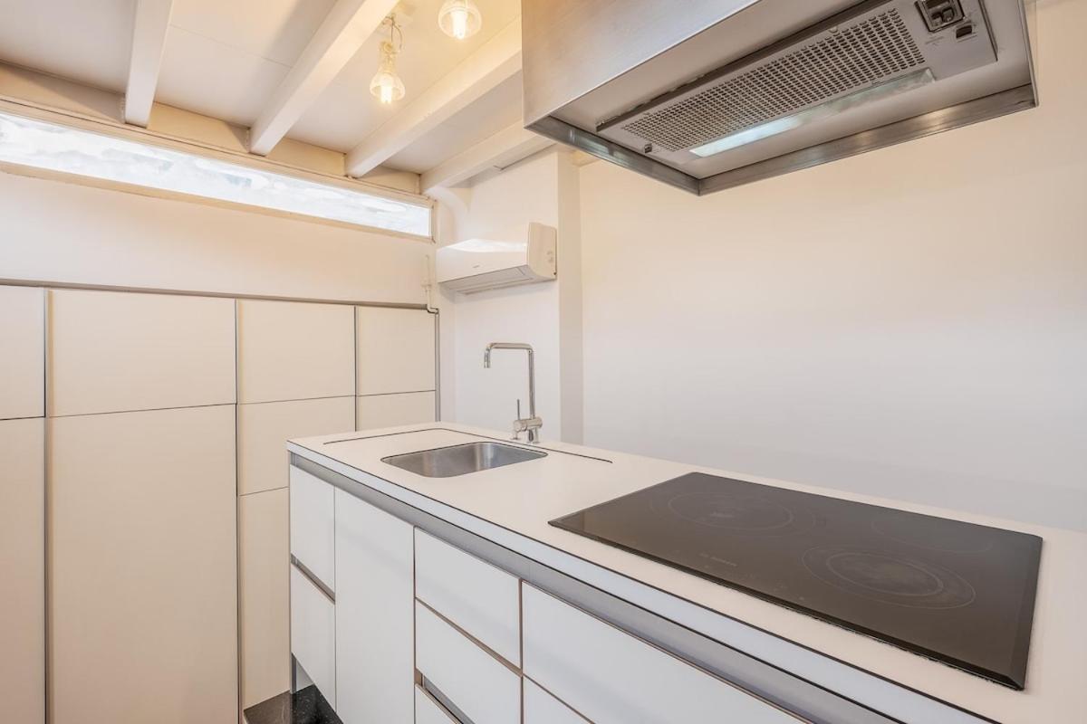 Atico Duplex Con Dos Terrazas Y Solarium En Plena Carrera De La Virgen * Granada
