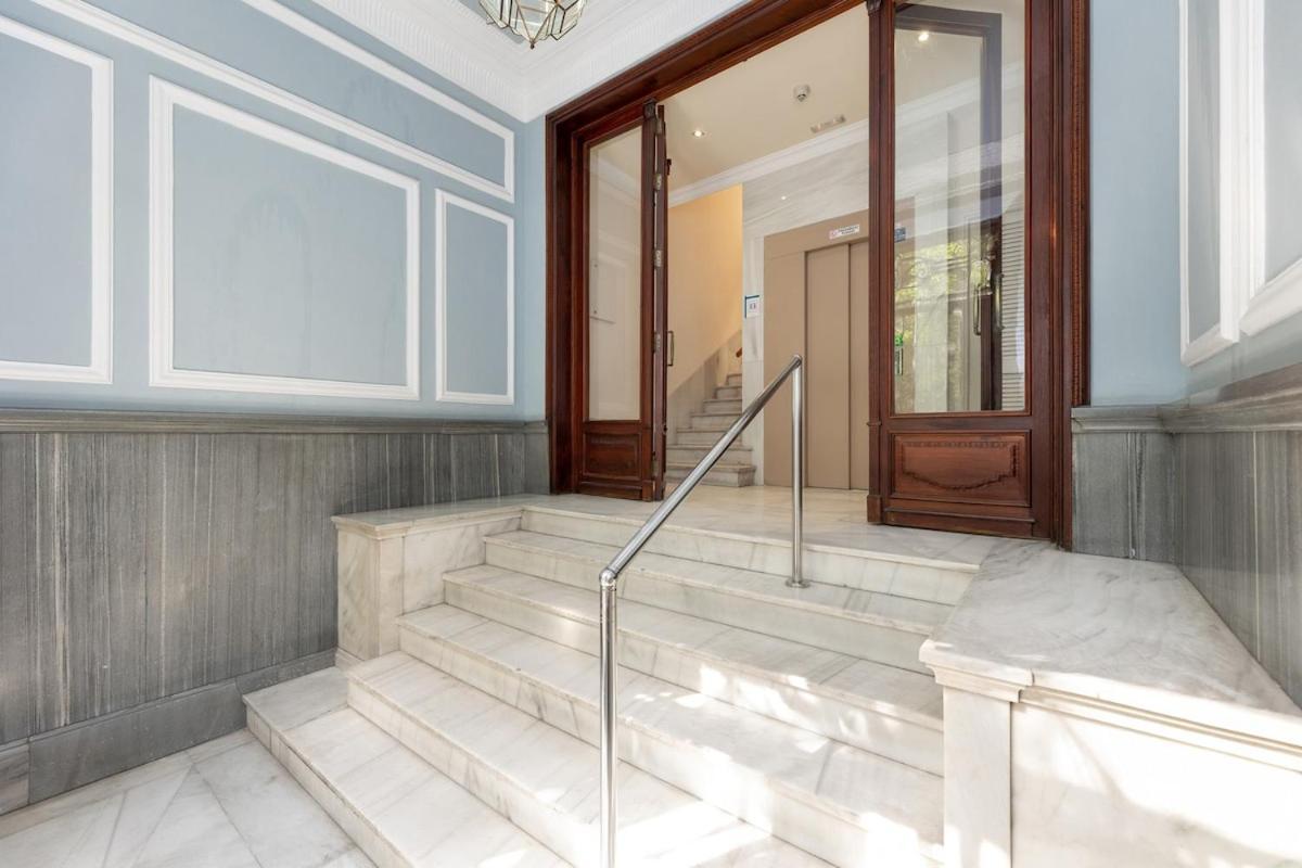 Con Vistas En Gran Via De Luxury Apartamento *
