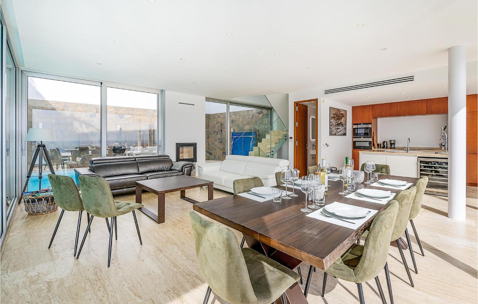 5 Bedroom Cozy In Сasa de vacaciones *