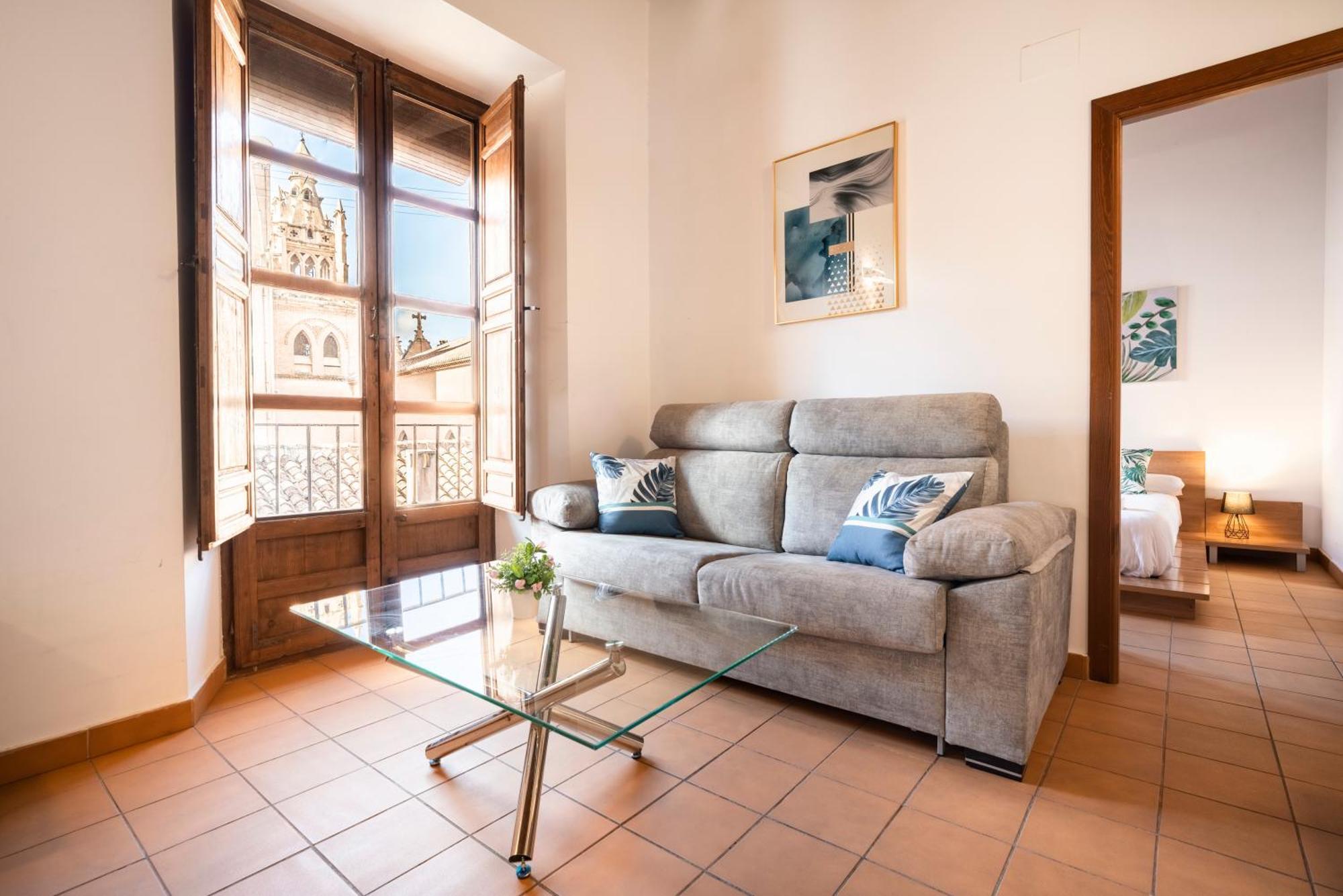 Elvira 60 Homes Apartment