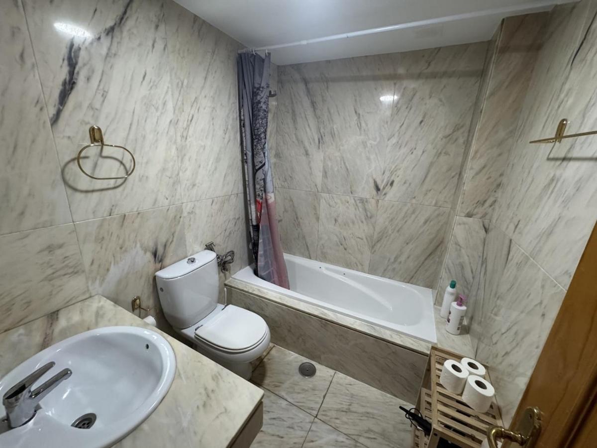 Apartamento Spacious Top-floor Granada