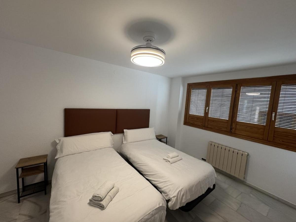 Spacious Top-floor Apartamento