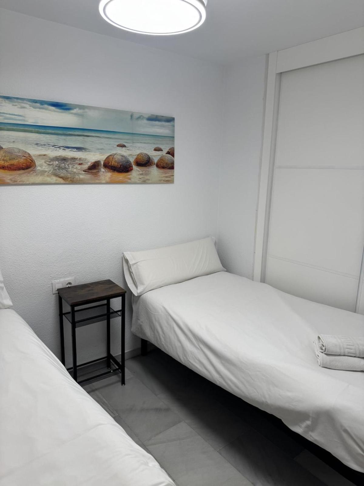 Spacious Top-floor Granada