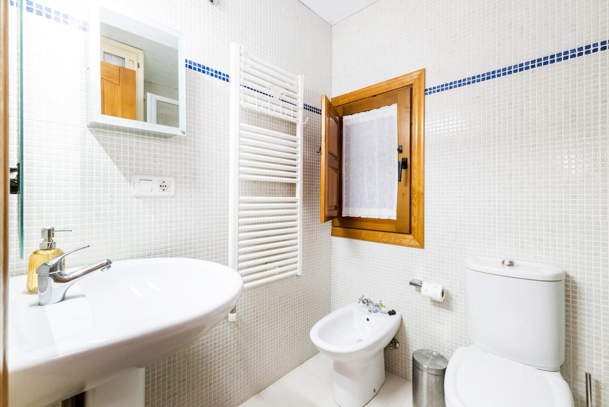 Apartamento Precioso Piso En Pleno Centro De Junto A Iglesia De San Matias Granada