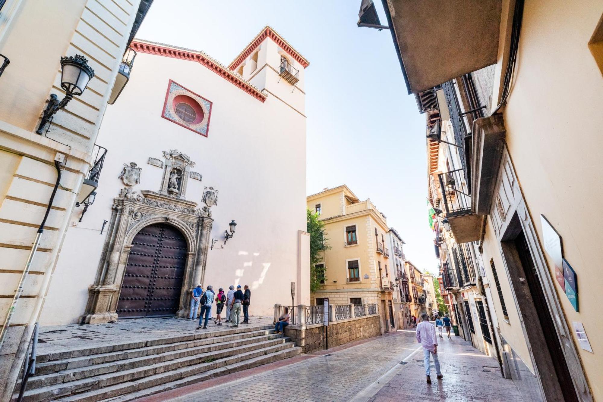 Precioso Piso En Pleno Centro De Junto A Iglesia De San Matias *