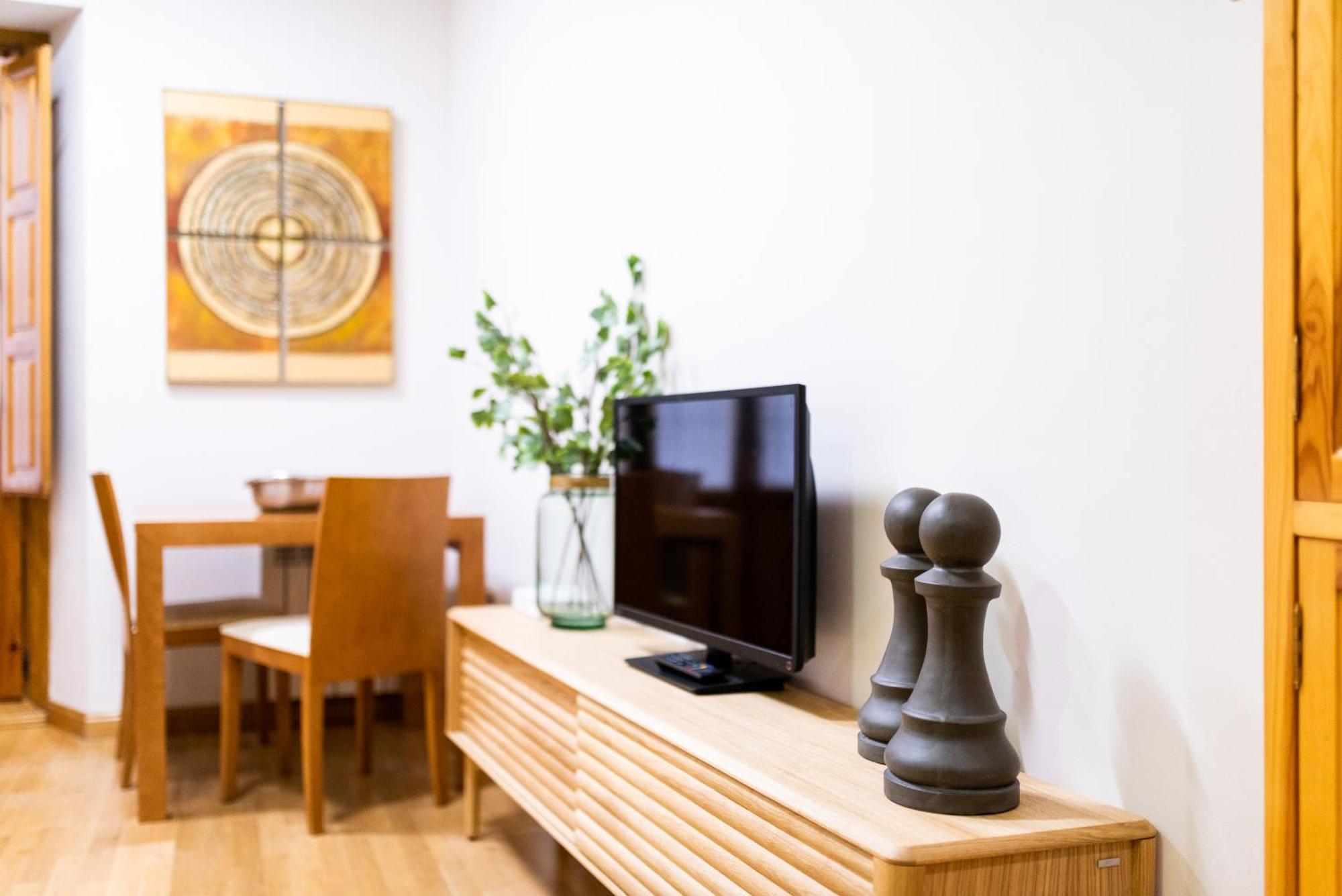 Precioso Piso En Pleno Centro De Junto A Iglesia De San Matias Apartamento *