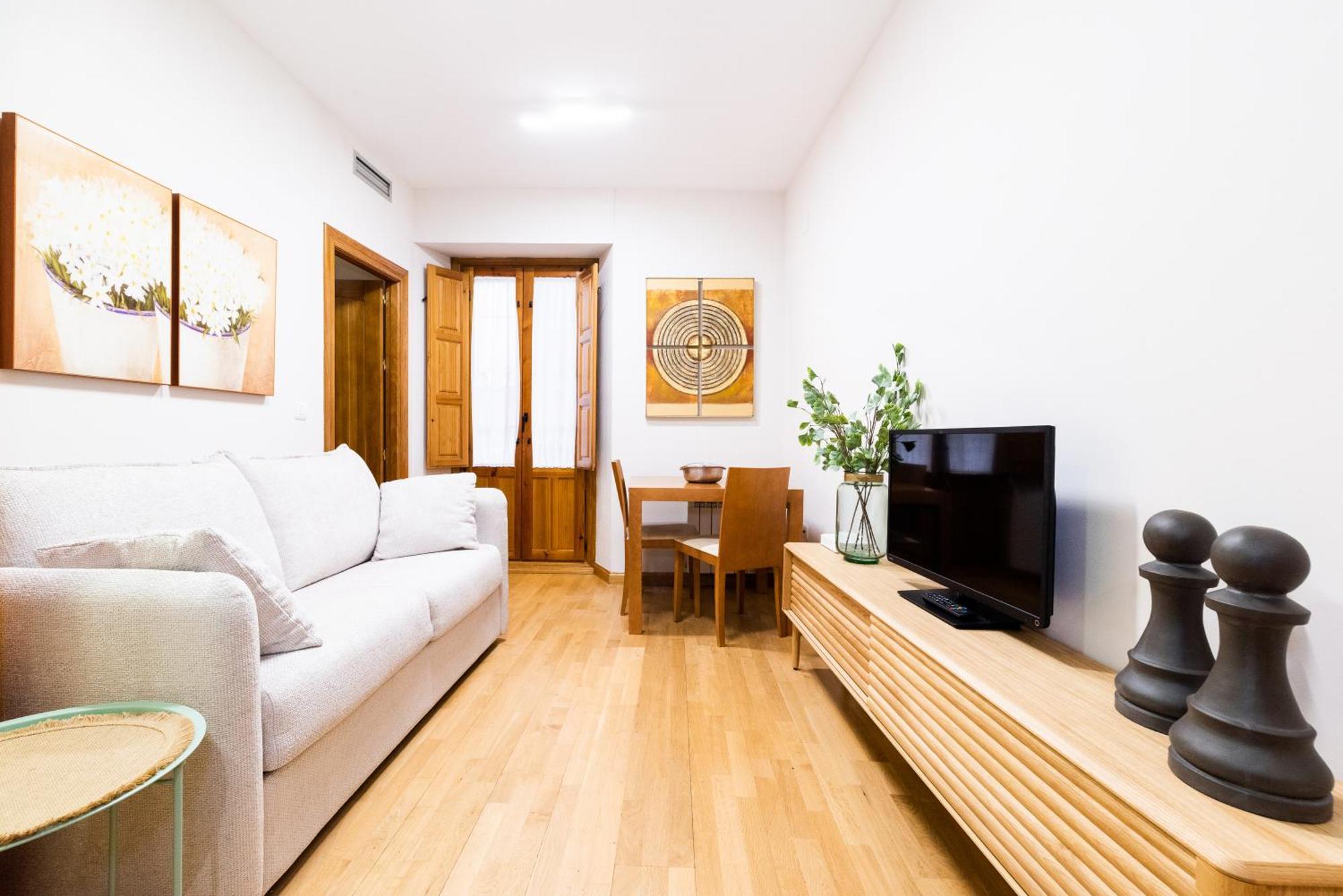 Apartamento Precioso Piso En Pleno Centro De Junto A Iglesia De San Matias *