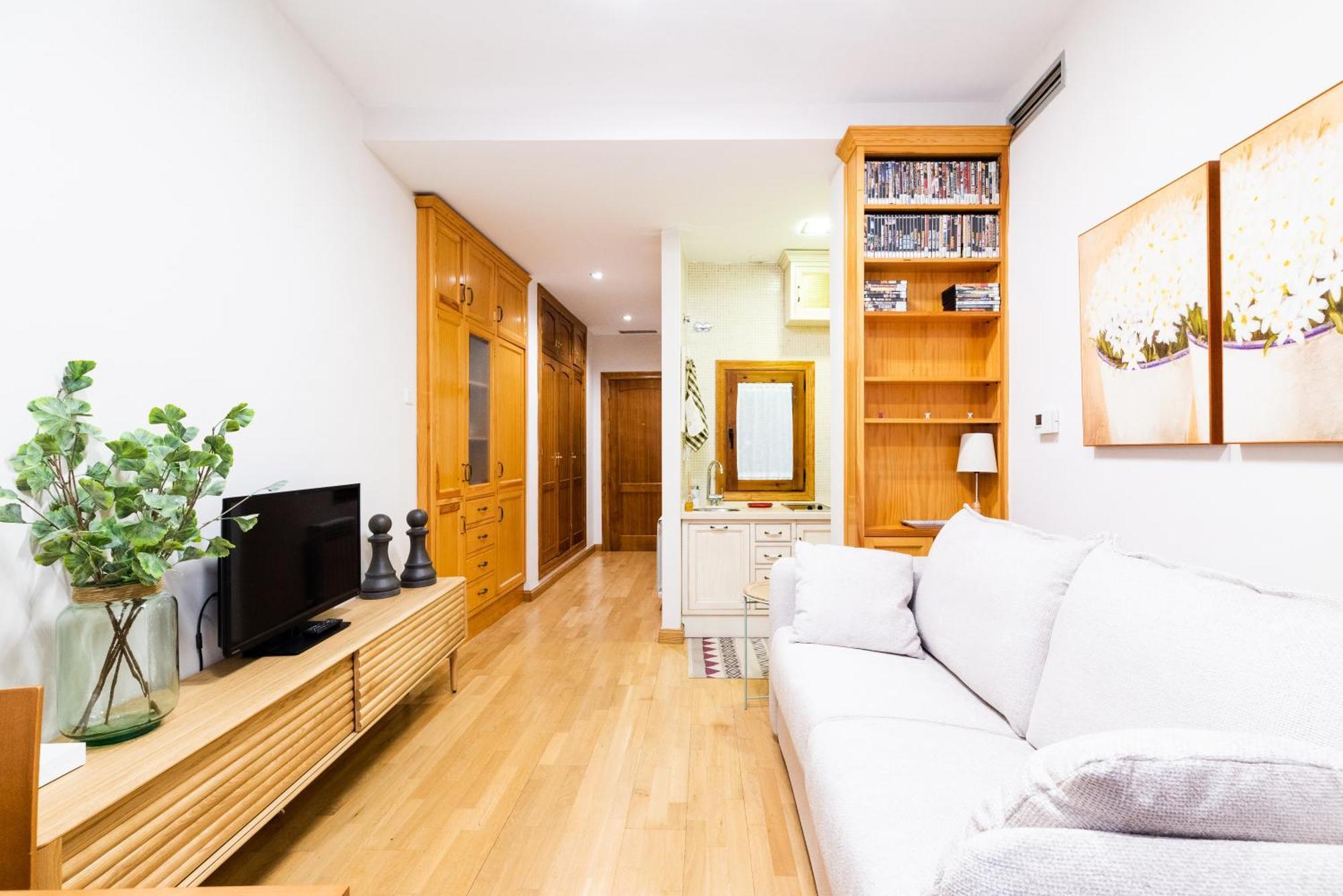 Precioso Piso En Pleno Centro De Junto A Iglesia De San Matias Apartamento